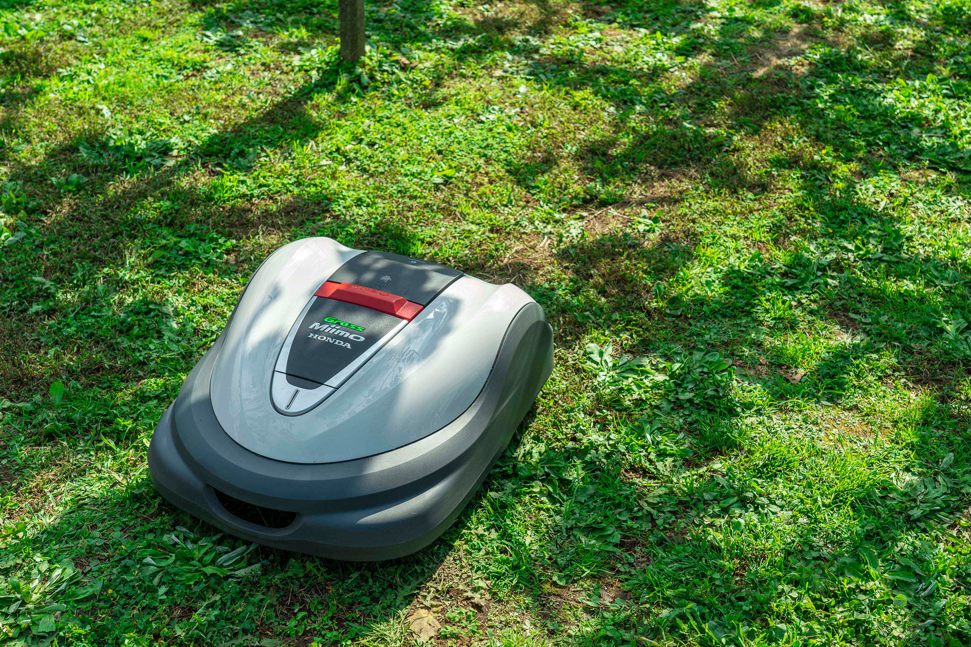 ホンダ 今夏に発売予定のロボット草刈機 Grass Miimo グラスミーモ を先行公開 Car Watch