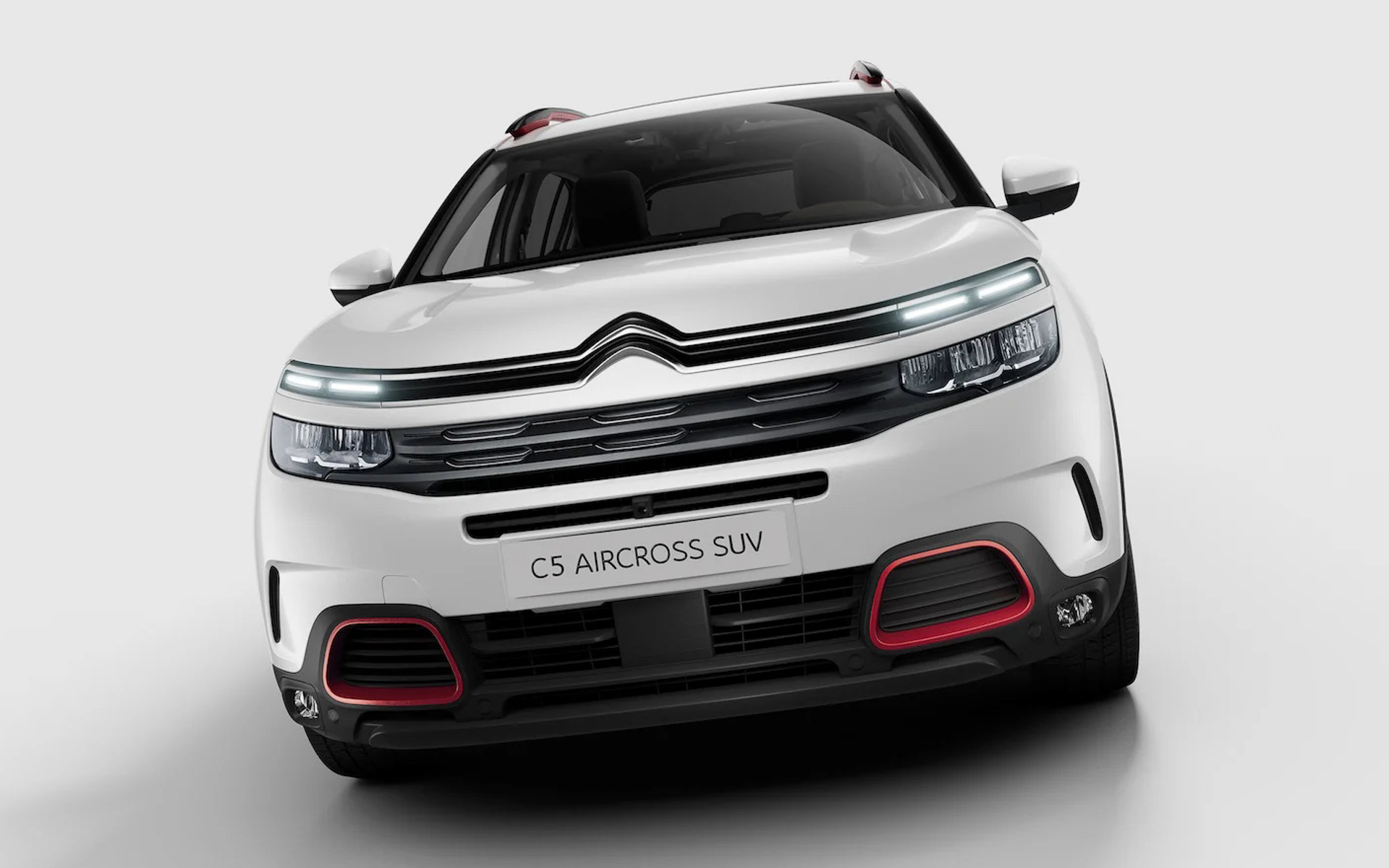 シトロエン、LEDヘッドライト標準装備や燃費改善など「C5 AIRCROSS SUV