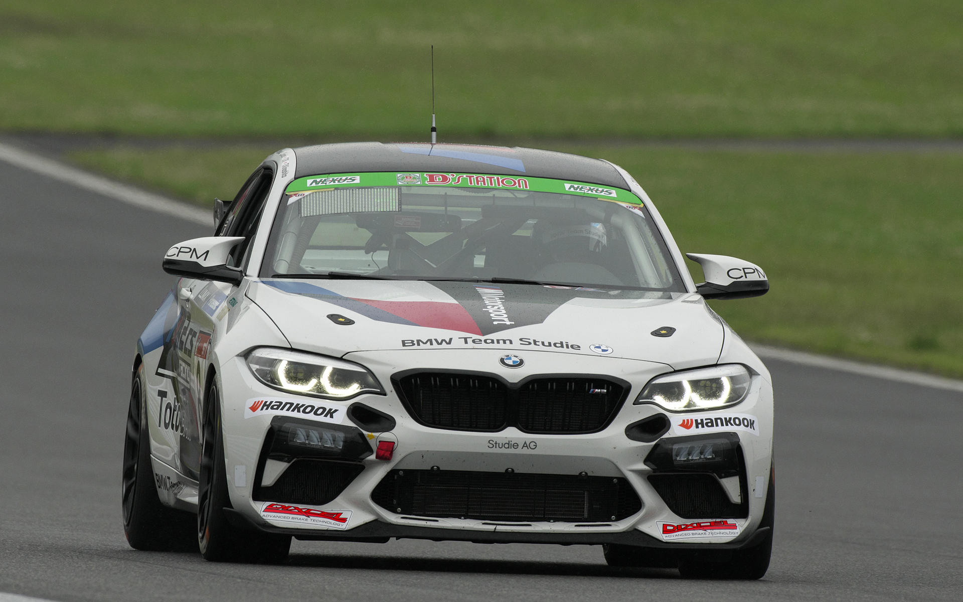 富士24時間、8号車 BMW M2CS racingチームの意気込みを動画で紹介 - Car Watch