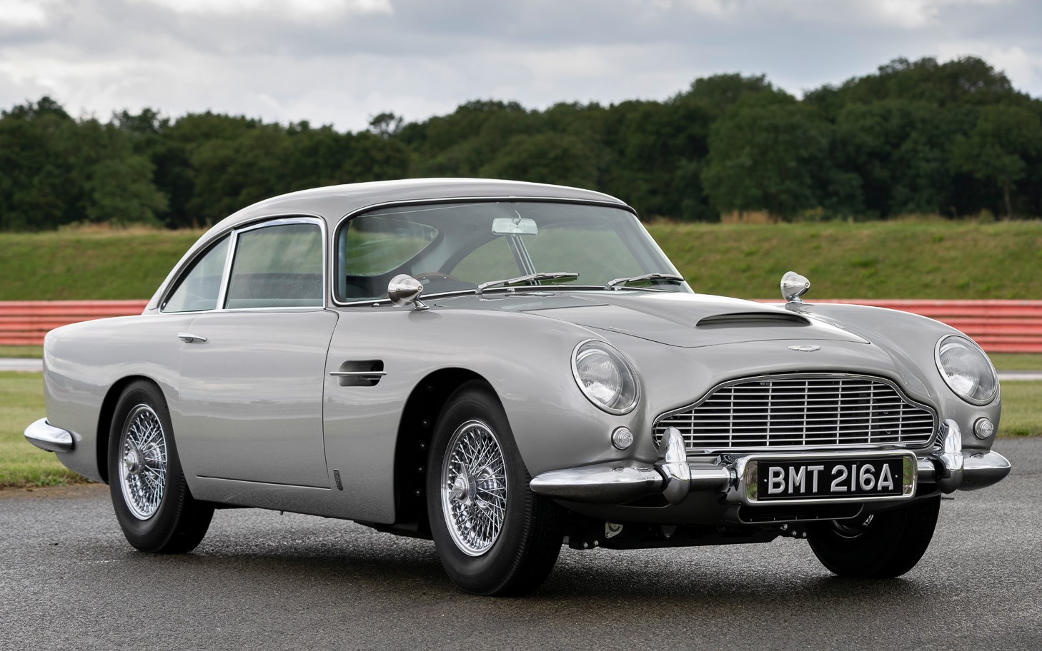 ZF、ジェームズ・ボンドが駆るボンドカー「DB5」のために60年前の5速MT