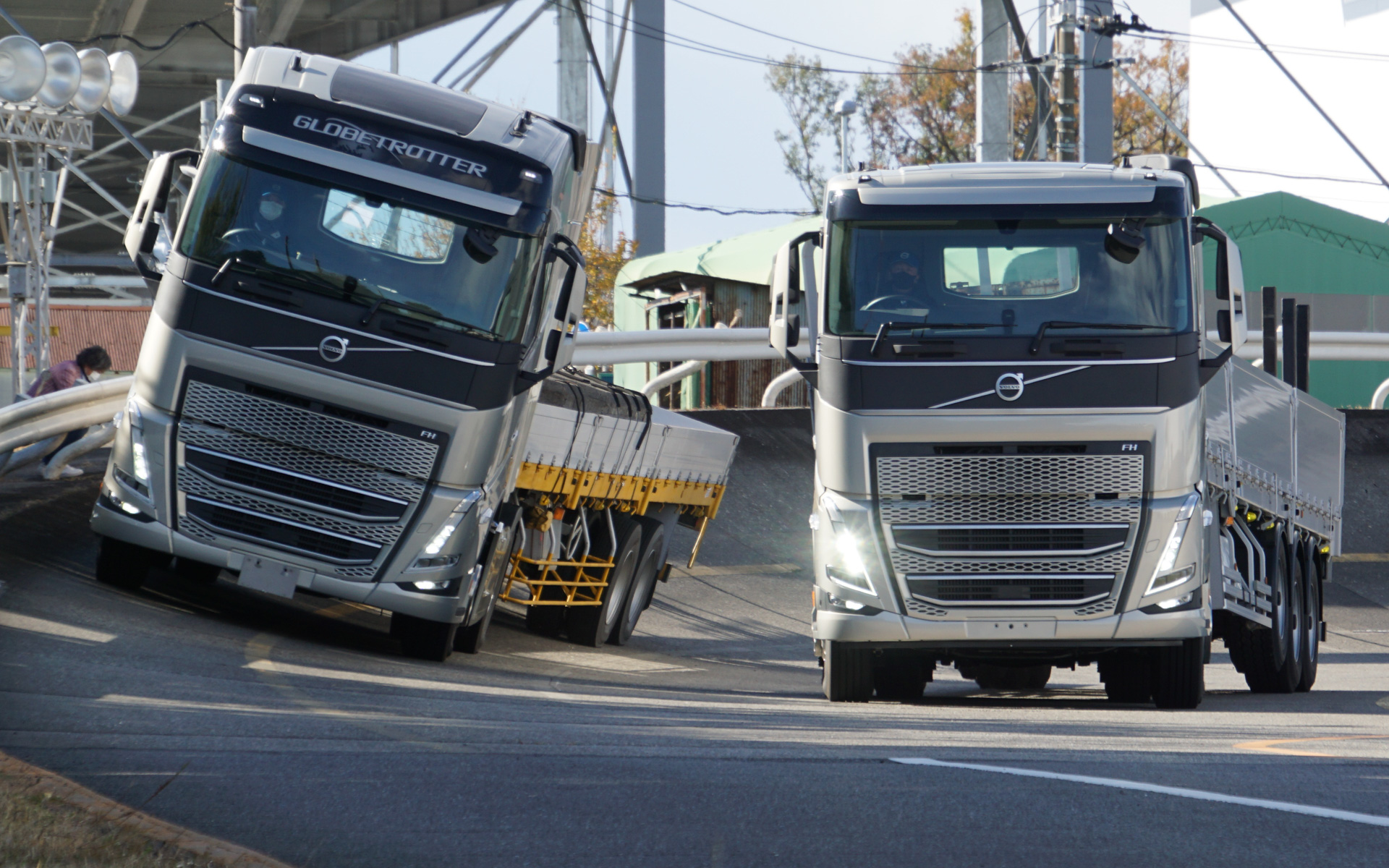 ボルボ・トラック、新型「FH」「FMX」日本発売 居住環境の改善などフル