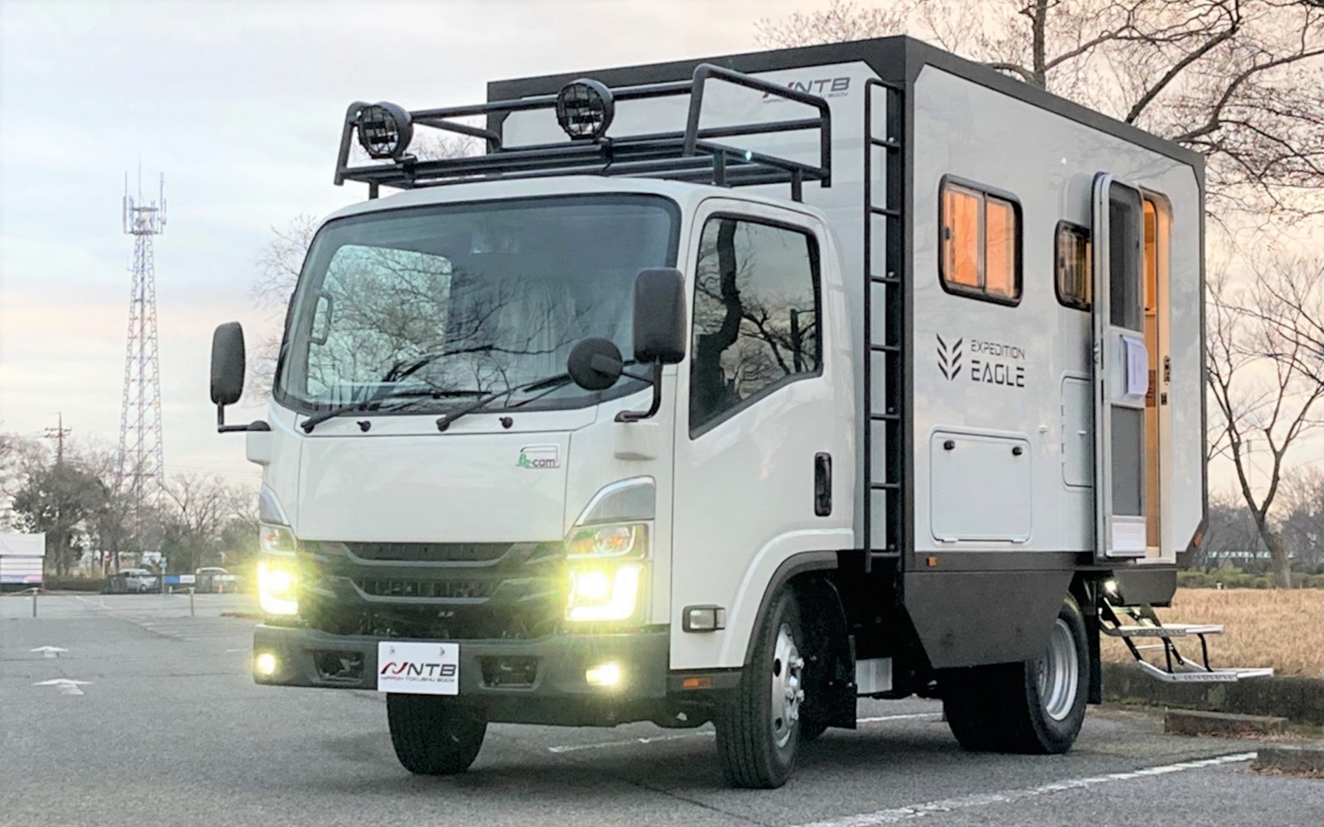 日本特種ボディー、新型キャンピングカー「EXPEDITION EAGLE」 いすゞ