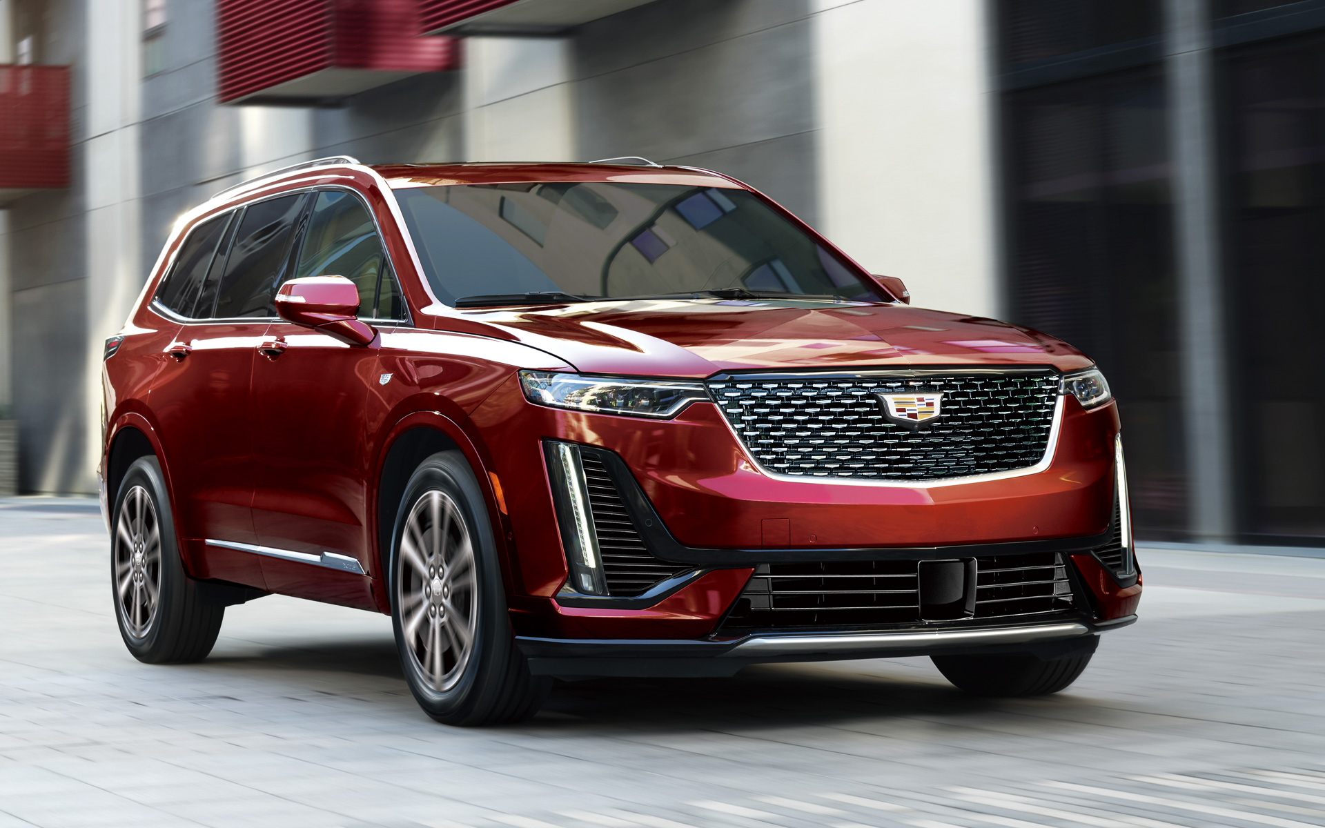 GM、半導体不足一時的解消につきキャデラック「XT5」「XT6」の価格を再