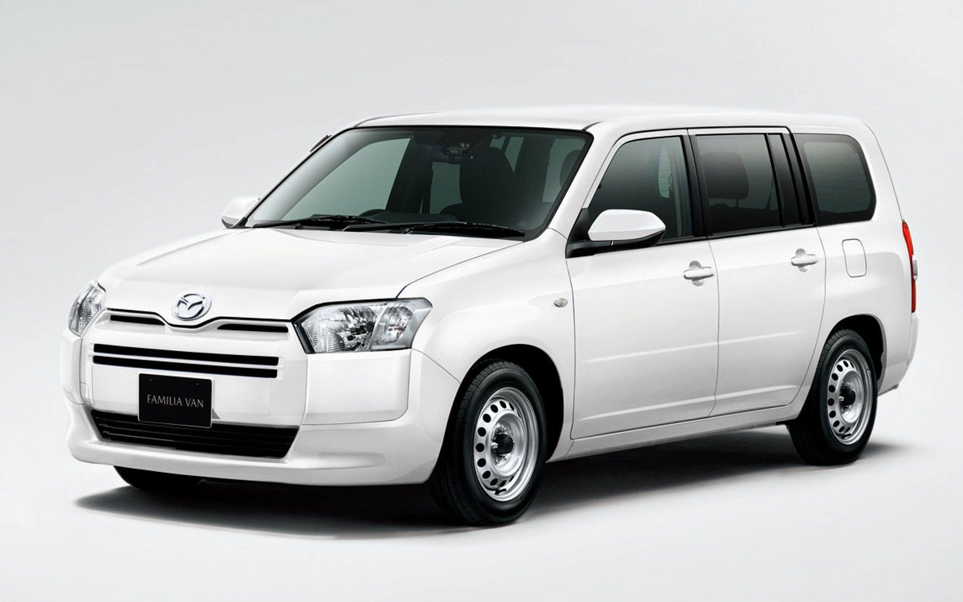 マツダ、「ファミリアバン」を一部商品改良 ハイブリッド搭載車を追加