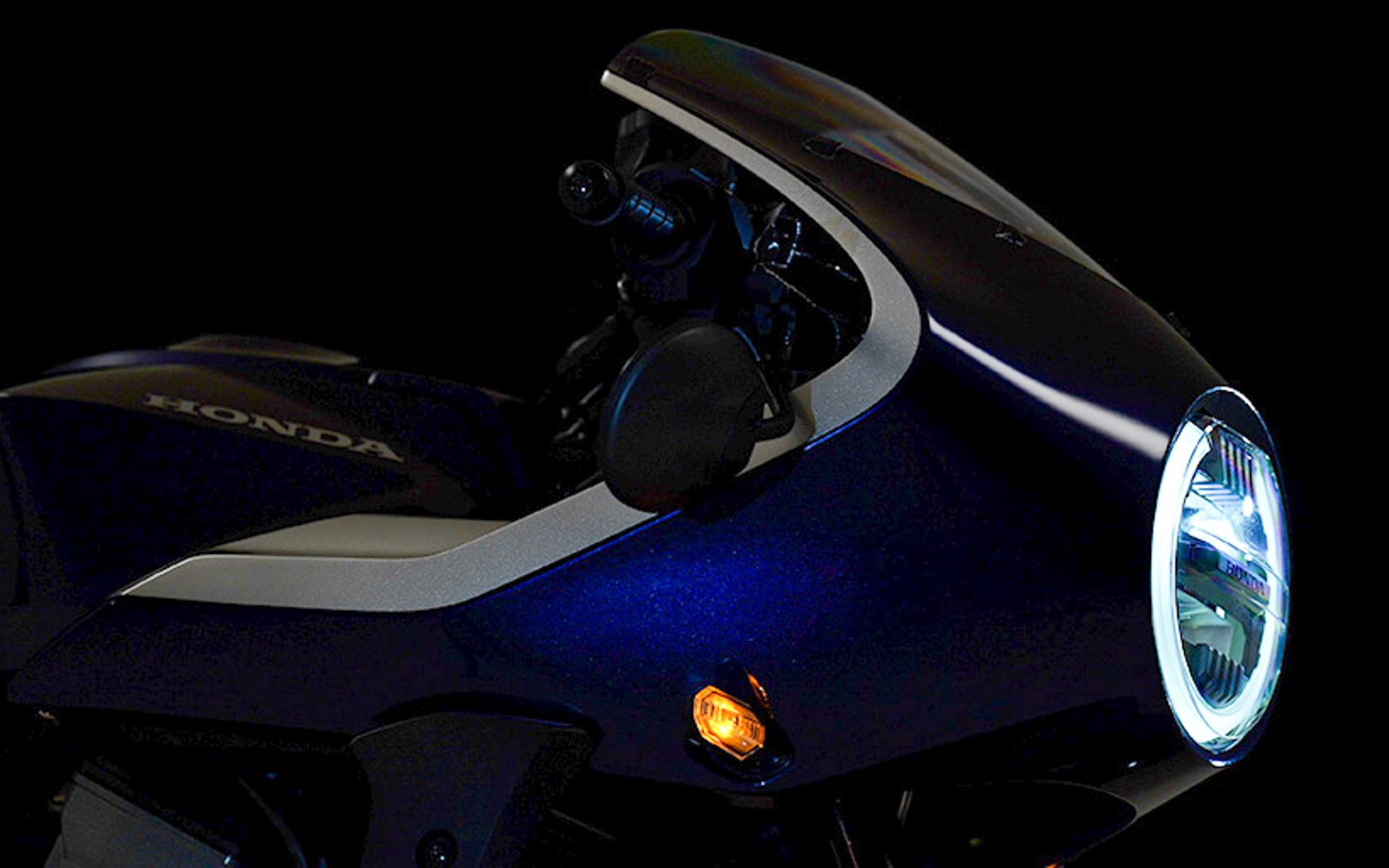 ホンダ、「ホーク 11」「ダックス125」の世界初公開など大阪・東京
