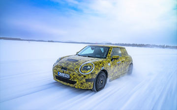 MINI、バッテリEVの新型SUV「コンセプト・エースマン」発表 「ゲームズ