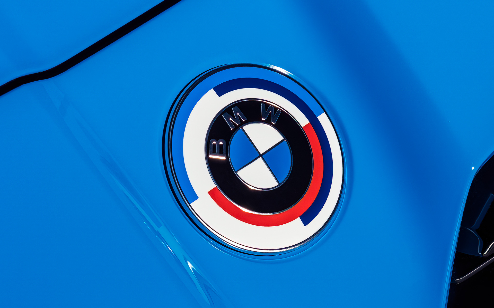 BMW M 50周年記念、6速MT仕様の限定車「BMW M3 50th Anniversary Limited」 - Car Watch