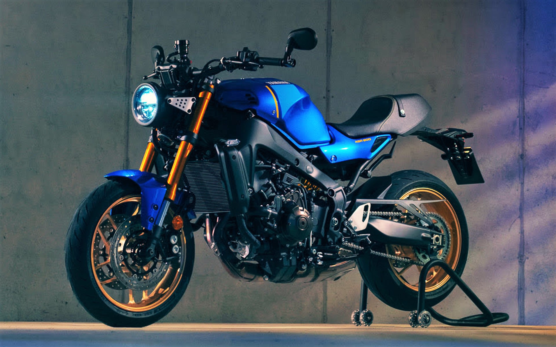 ヤマハ、スポーツヘリテージモデル新型「XSR900 ABS」 スタイルと