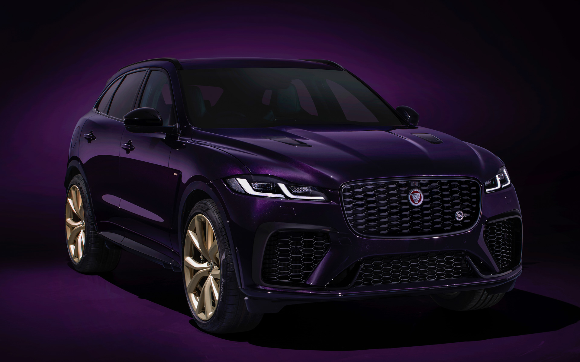 ジャガー、特別仕様車「F-PACE SVR EDITION 1988」日本導入 「XJR-9」のレース活動にインスパイアされた世界限定394台のうち20台  - Car Watch