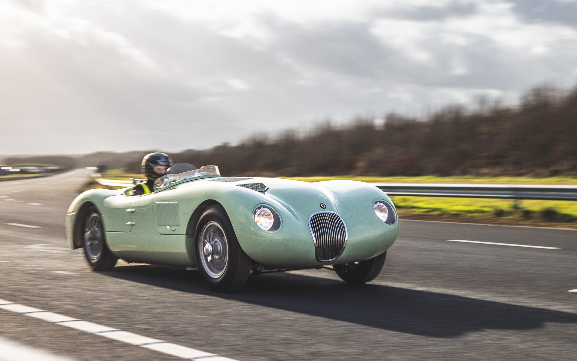 ジャガー、限定生産モデル「C-TYPE コンティニュエーション」第1号車が