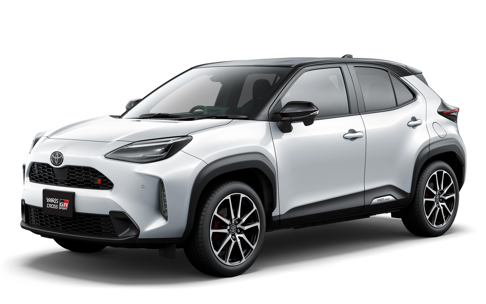 トヨタ、「ヤリスクロス」一部改良 走りを追求した「GR SPORT」と
