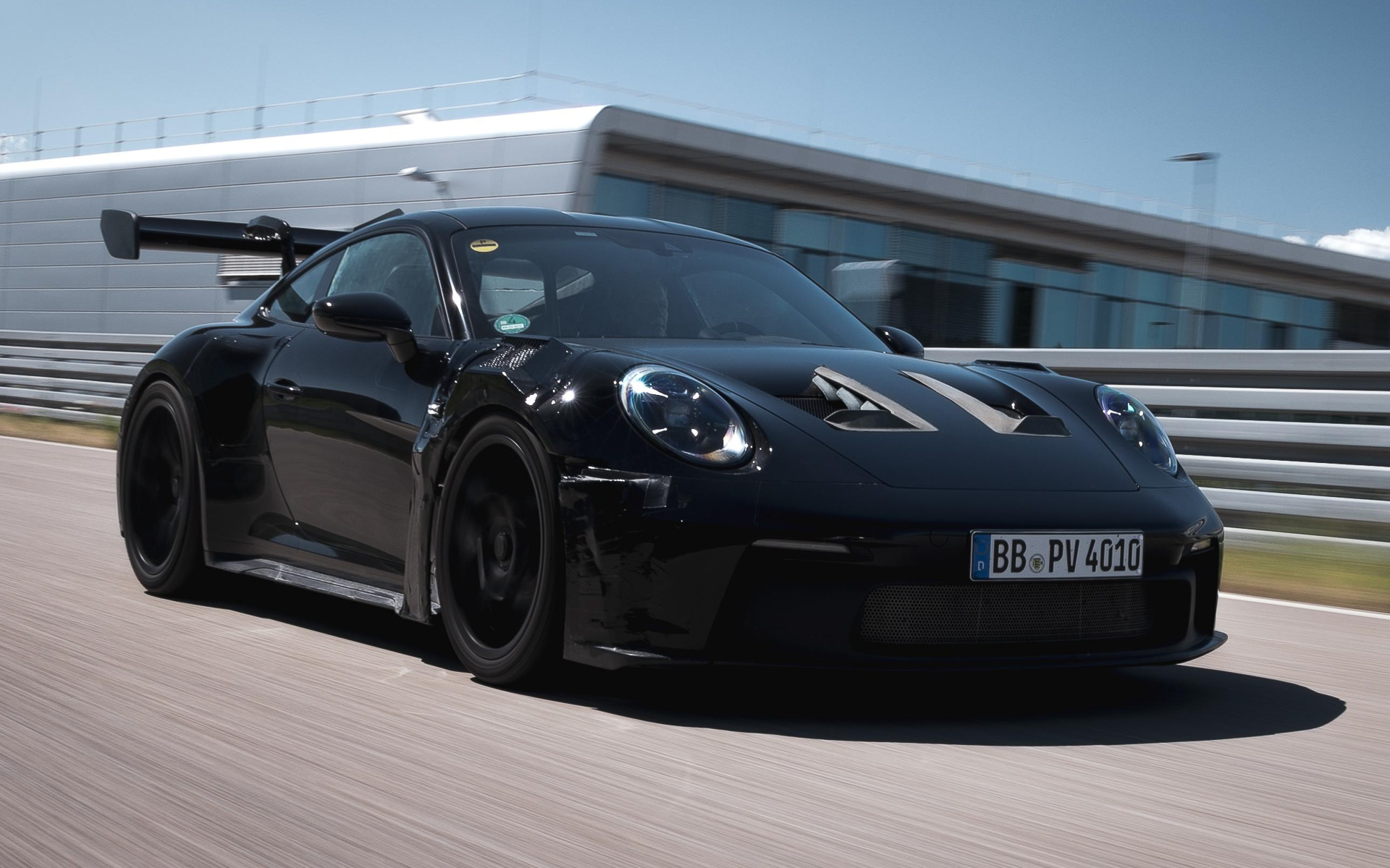 ポルシェ、新型「911 GT3 RS」を8月17日にワールドプレミア - Car Watch