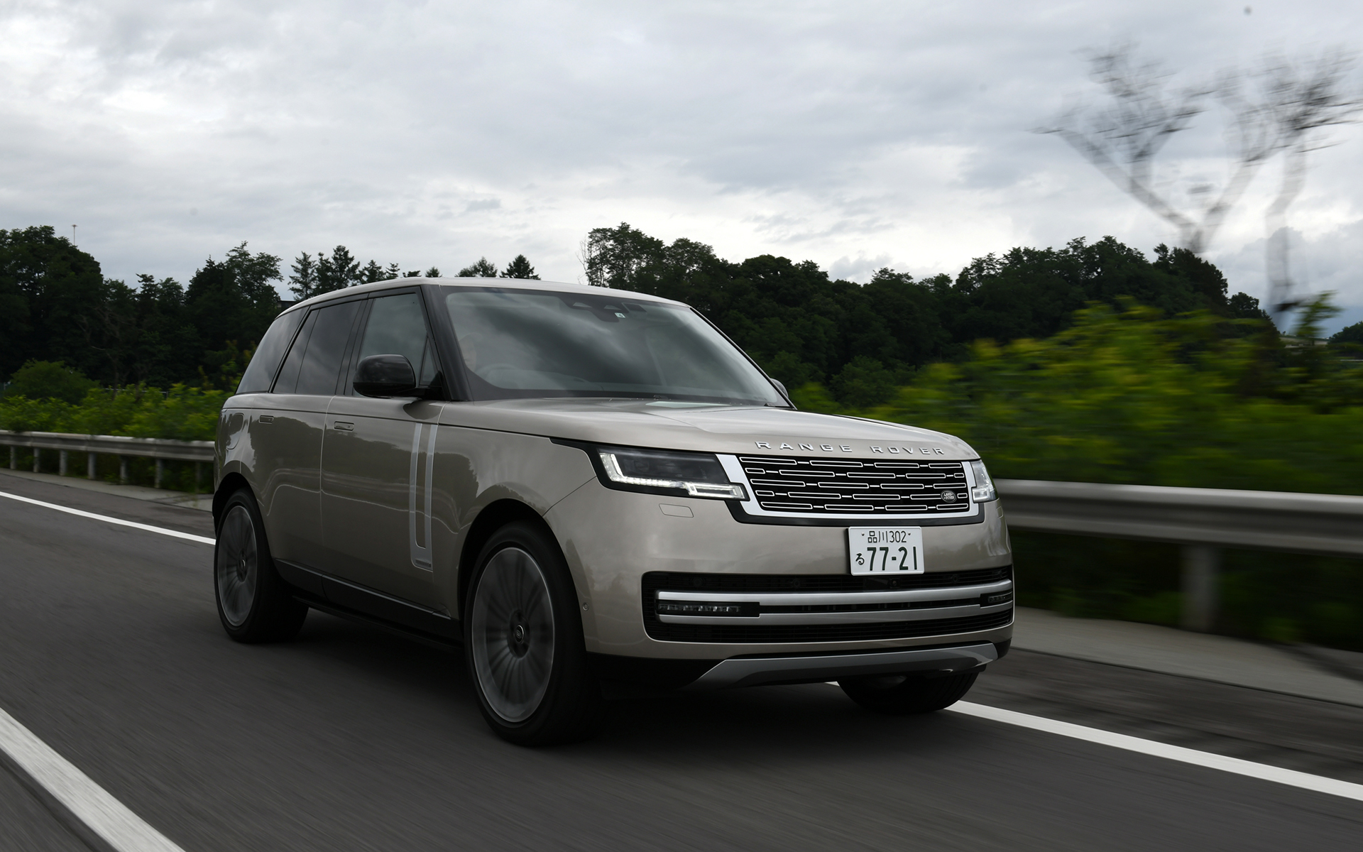 【試乗インプレ】優雅なデザインのランドローバー「レンジローバー」で高速道路とワインディングを試乗 / Car Watch