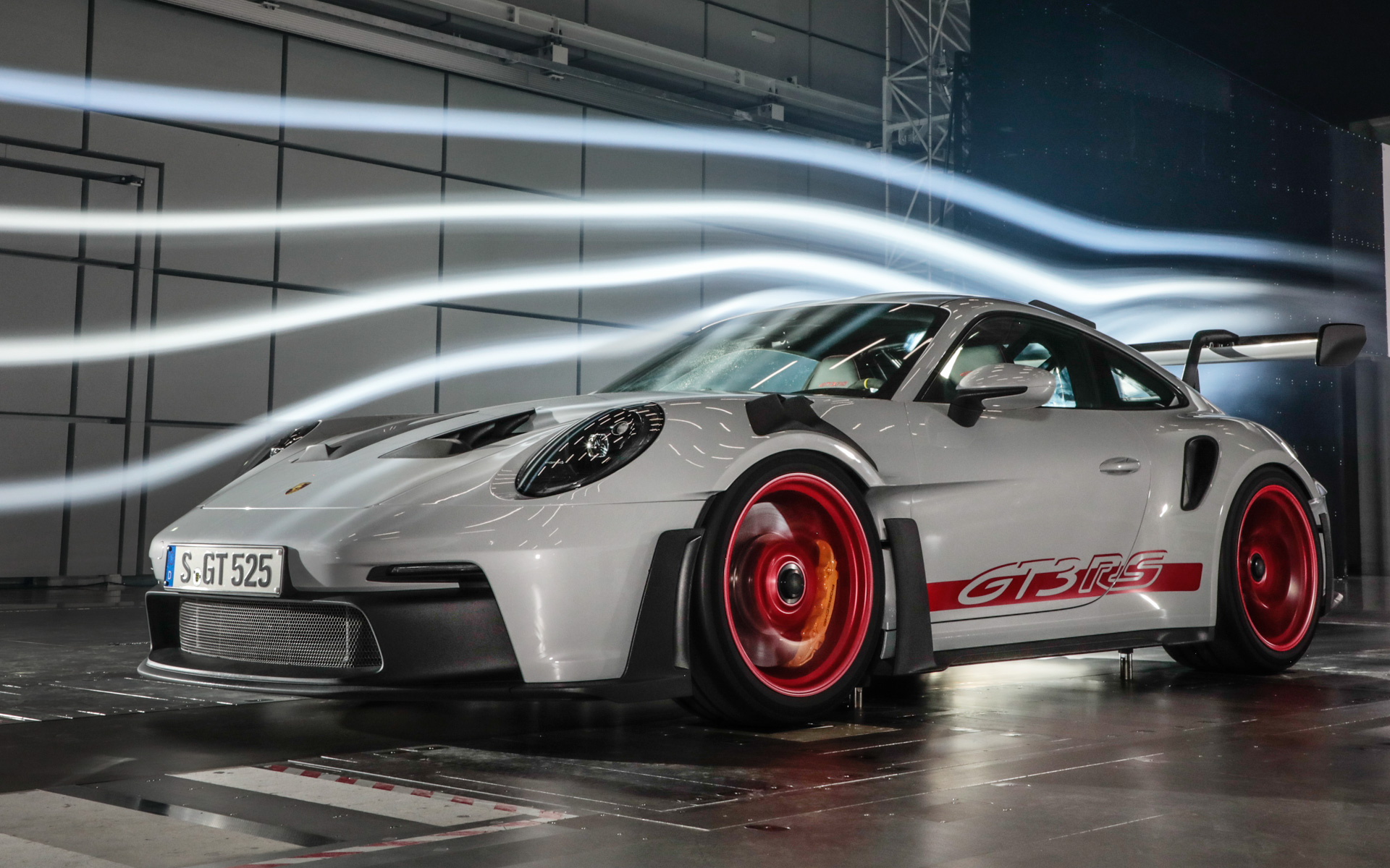 ポルシェ、新型「911 GT3 RS」予約受注開始 価格3134万円の公道走行