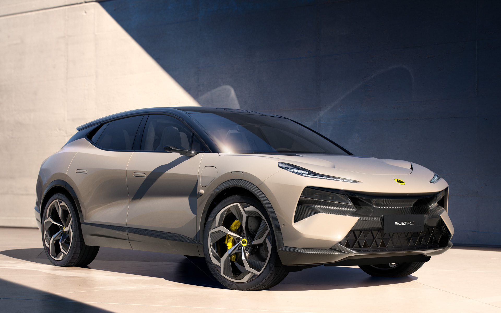 ロータス、新型バッテリEV「エレトレ」詳細公表 価格8万9500ポンドから