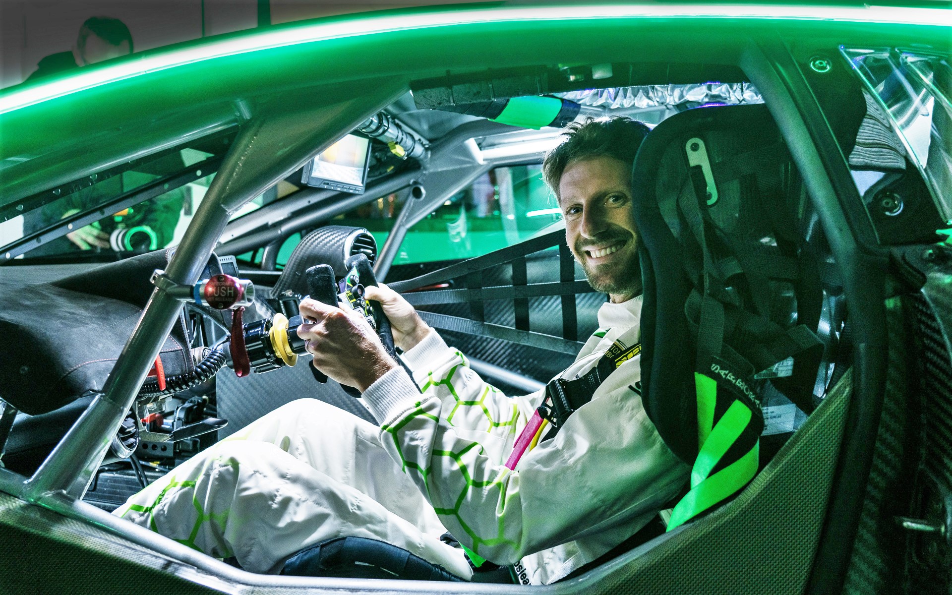 ランボルギーニ、2024年デビューのハイパーカー開発に向けて元F1ドライバーのロマン・グロージャン選手を獲得 - Car Watch