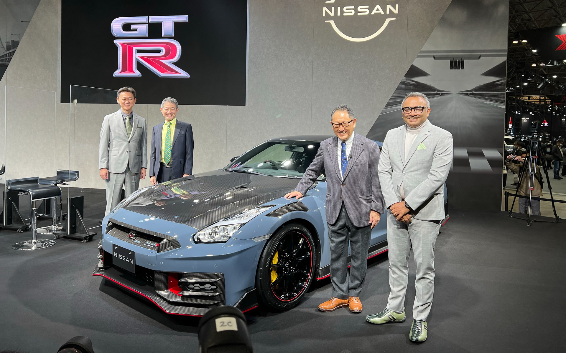 豊田章男社長、2023年の東京オートサロンも会場訪問 「苦節10年