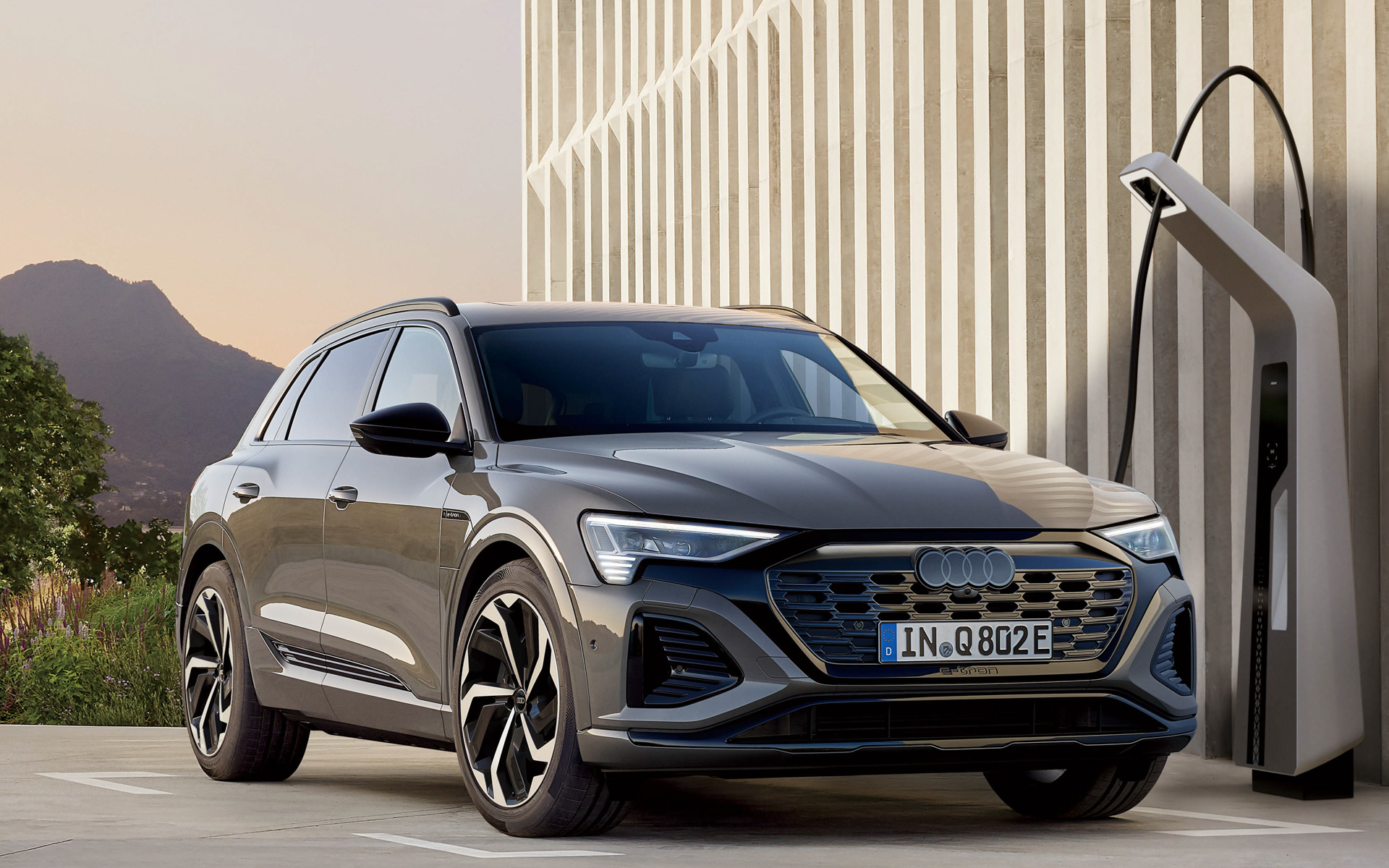 アウディ、新型EV「Q8 e-tron」「Q8 Sportback e-tron」発表 「e-tron