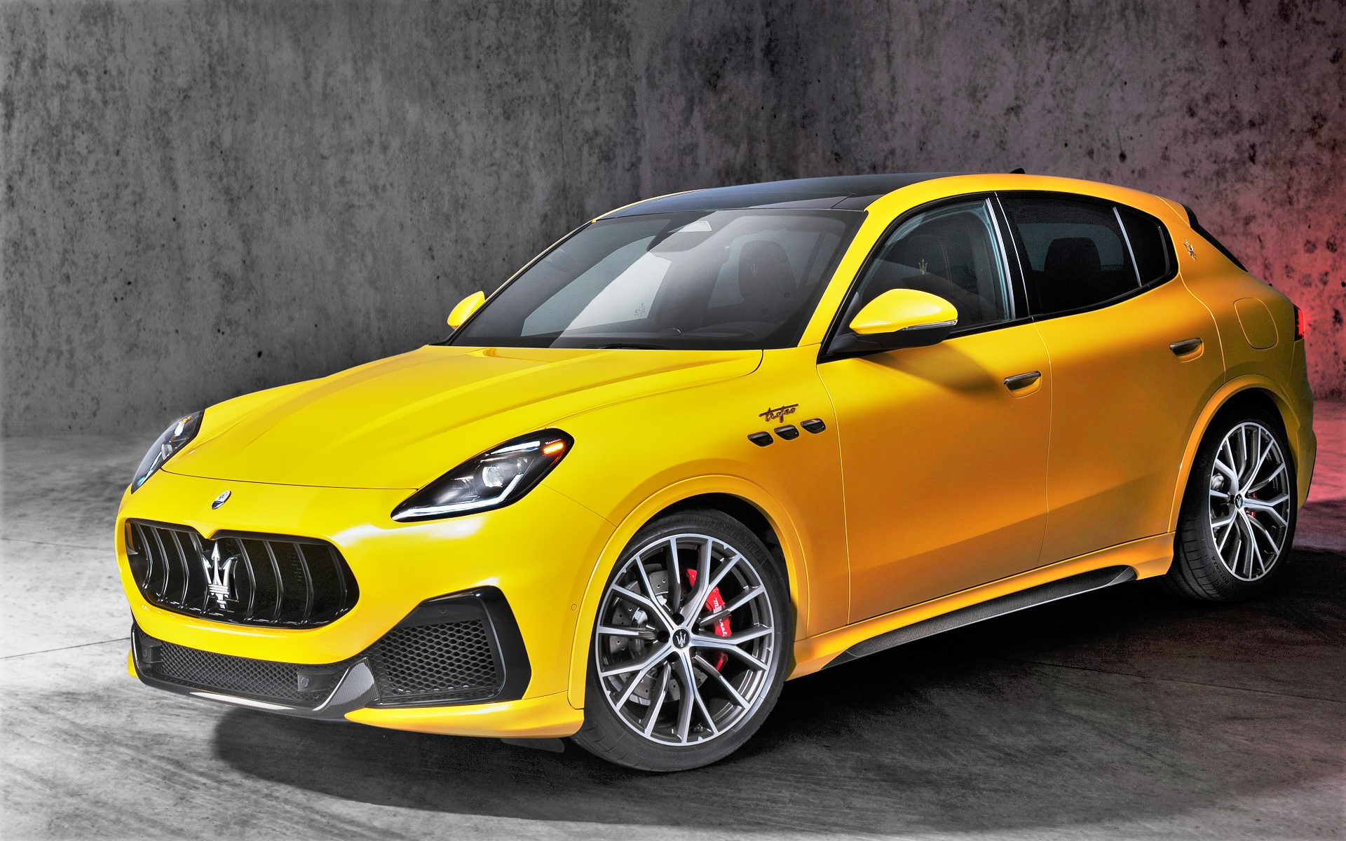 マセラティ、新型SUV「グレカーレ」の3バージョン展示イベントを東京