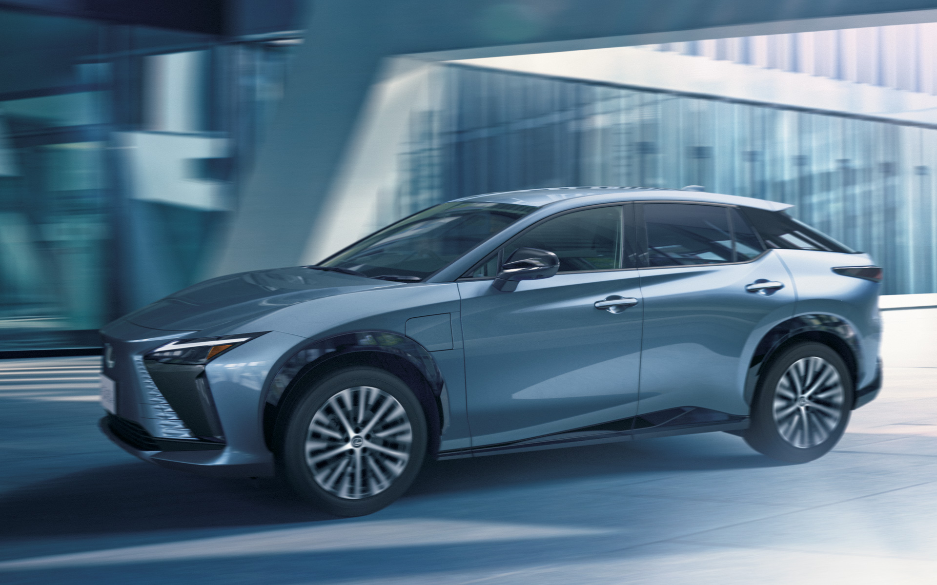 レクサス、バッテリEV専用の新型「RZ」発売 航続距離494kmで価格880万