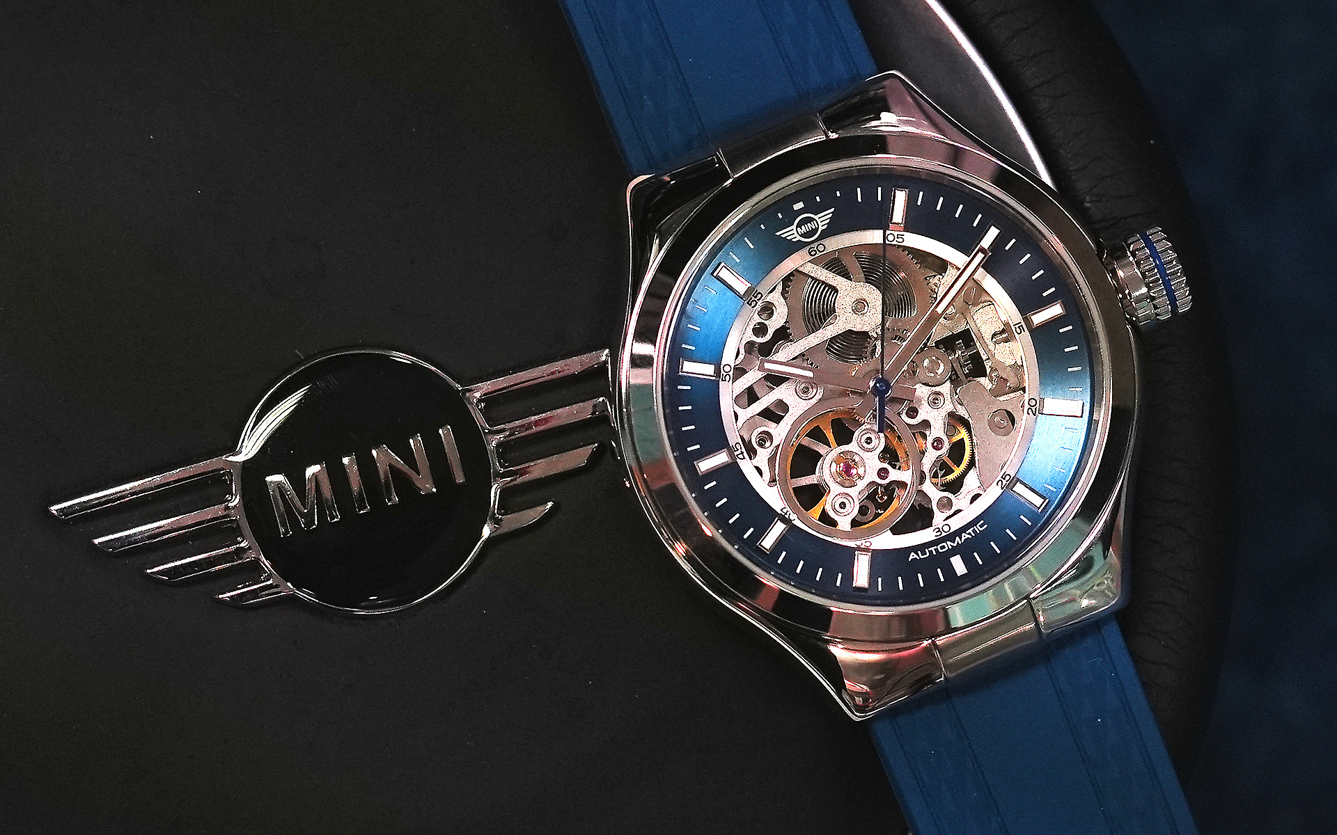 MINI SWISS WATCHE、ブランド初の機械式腕時計「MINI オートマティック ...