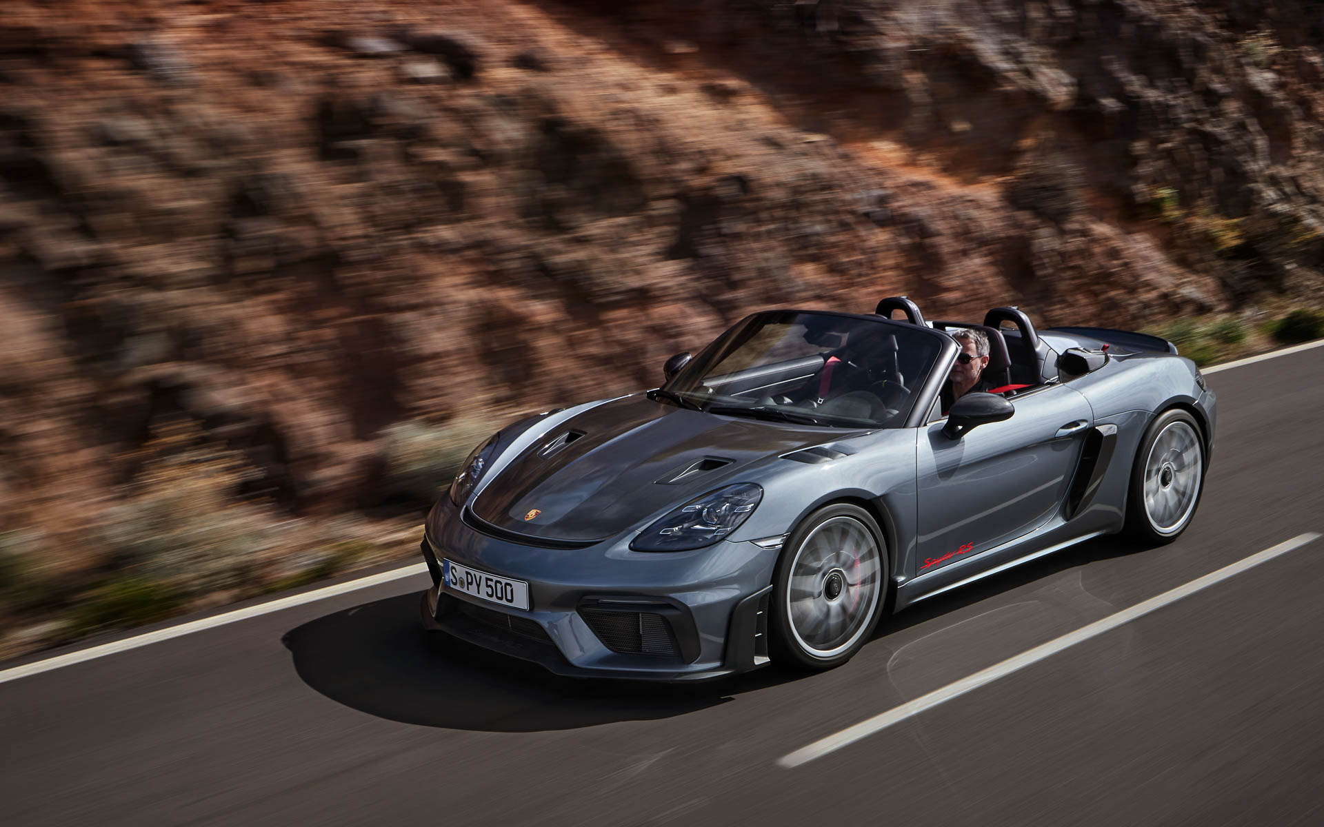 ポルシェ、新型「718 スパイダー RS」予約受注開始 手動式ソフトトップルーフを搭載する自然吸気6気筒ボクサーモデル - Car Watch
