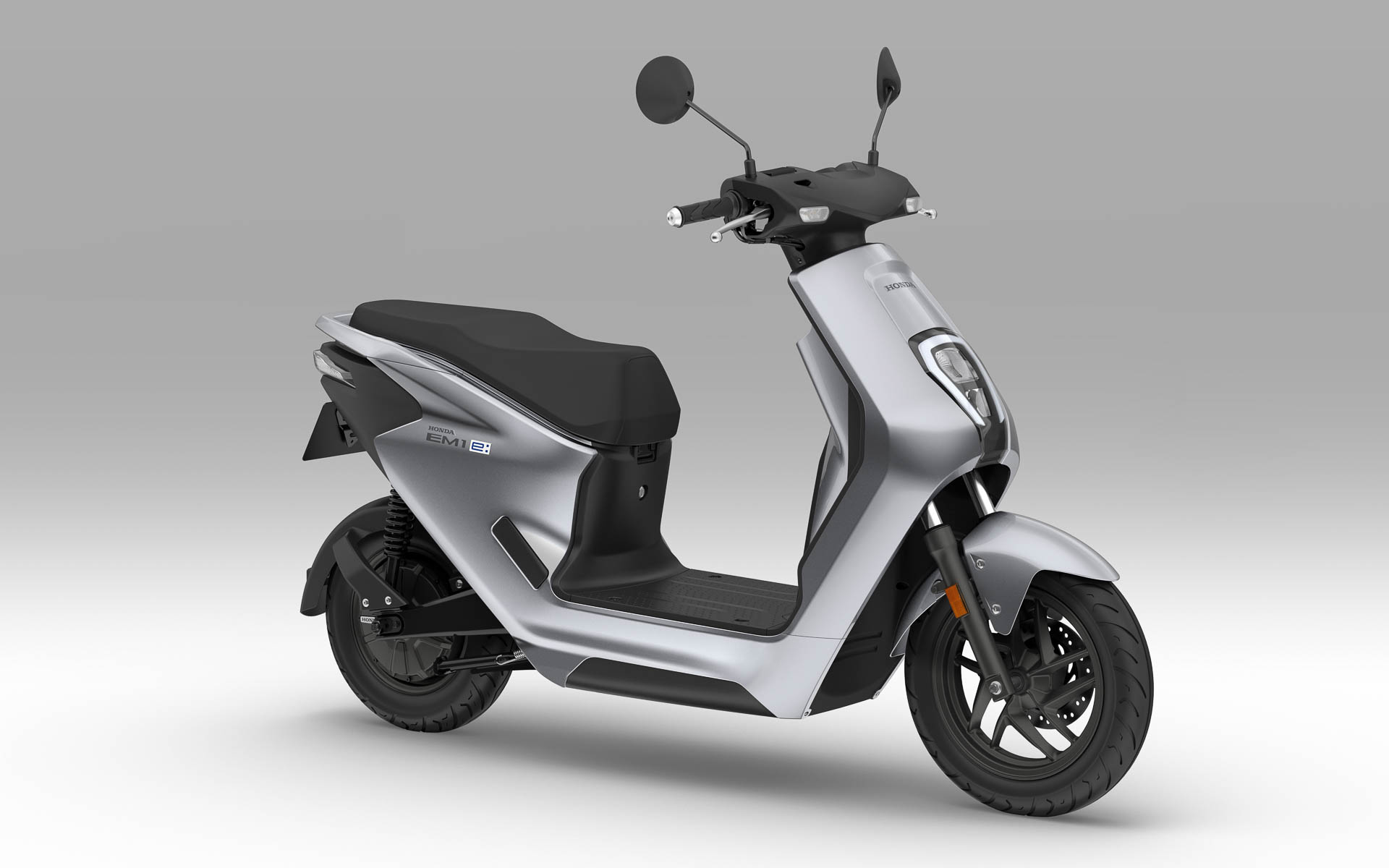 ホンダ、国内向け初の電動二輪車「EM1 e:」 モバイルパワーパック e:を 