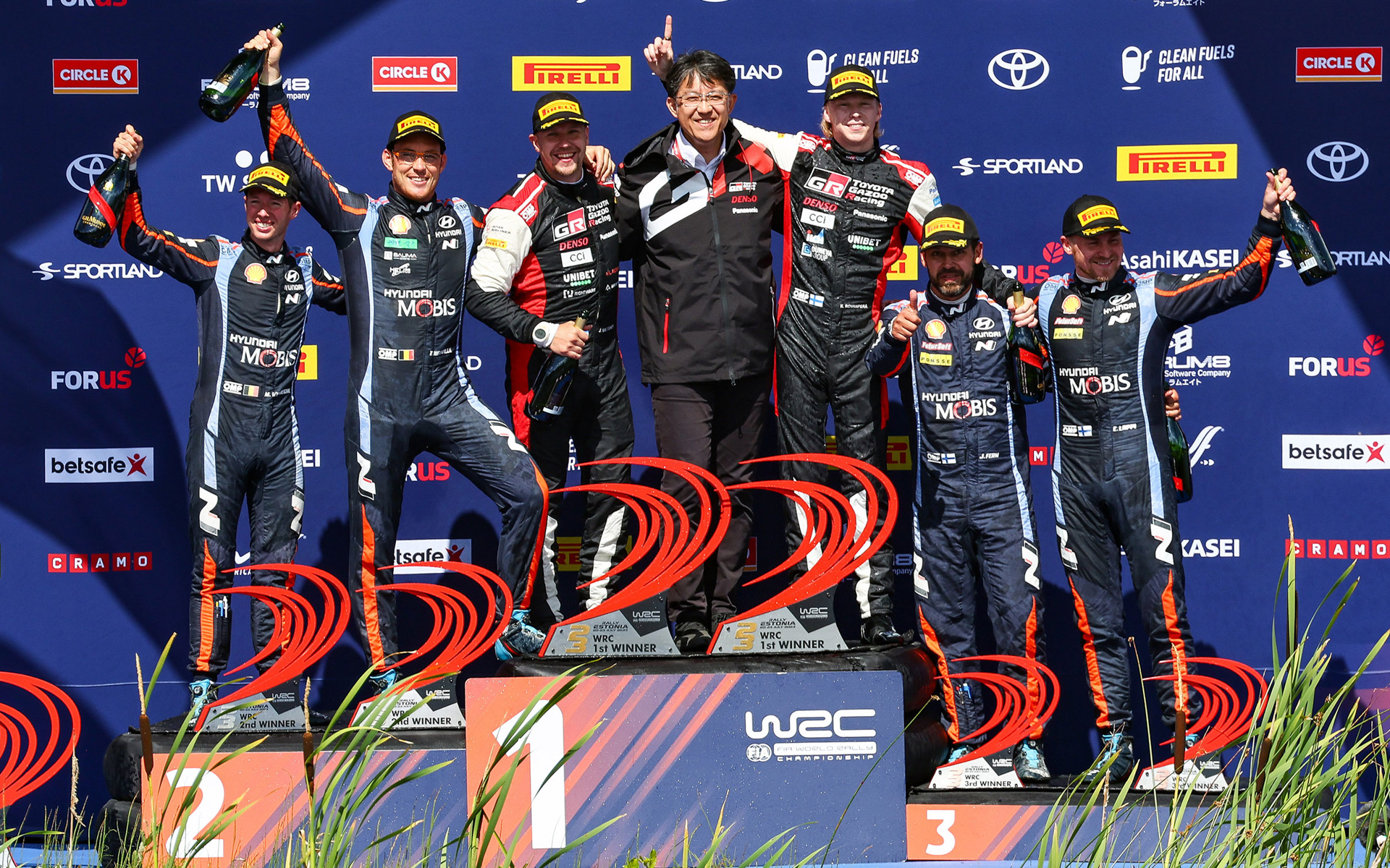 トヨタ、WRC第8戦ラリー・エストニアでロバンペラ選手が3年連続優勝