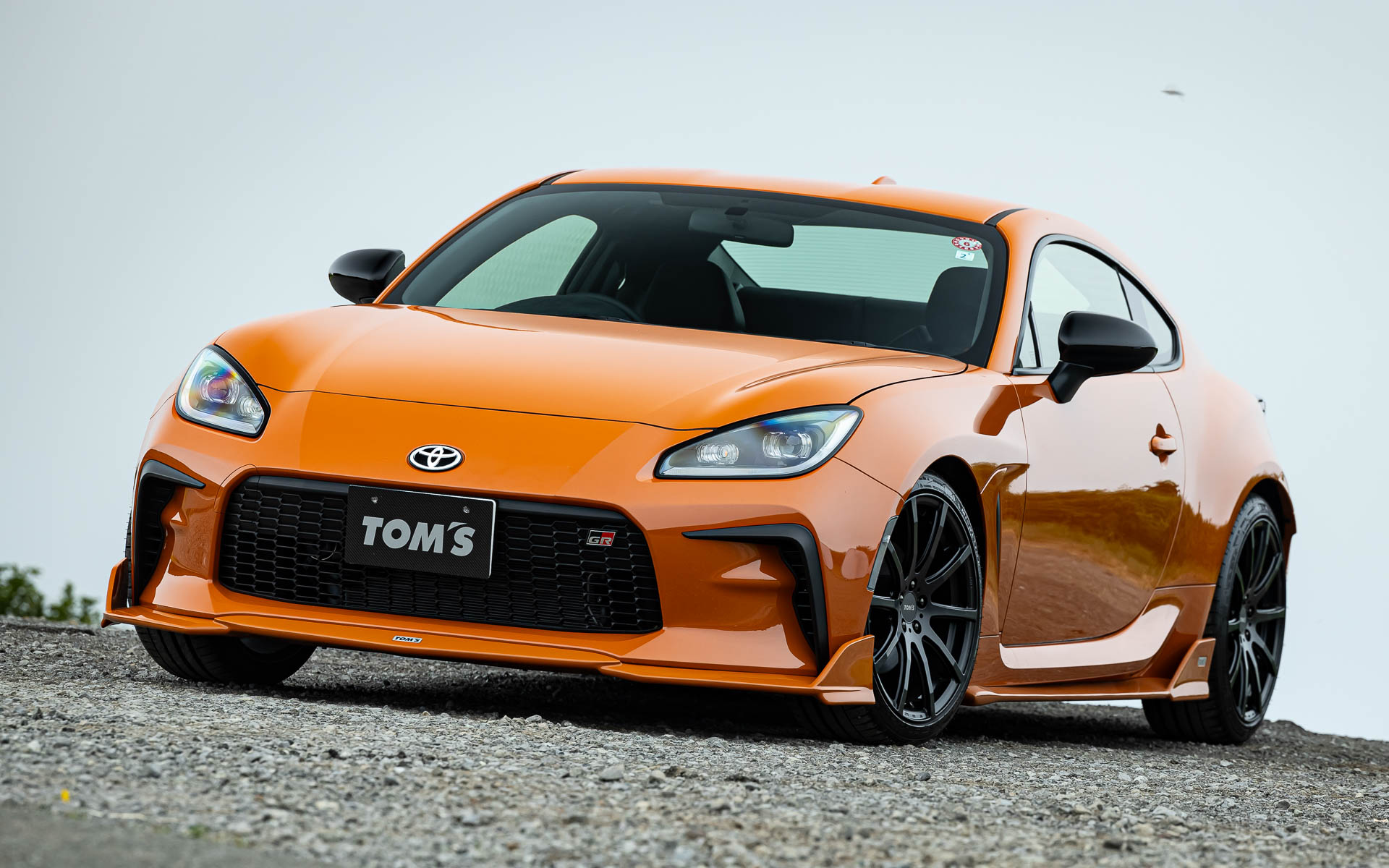 トムス、「GR86」に専用サスペンションやLSDなどを装着した