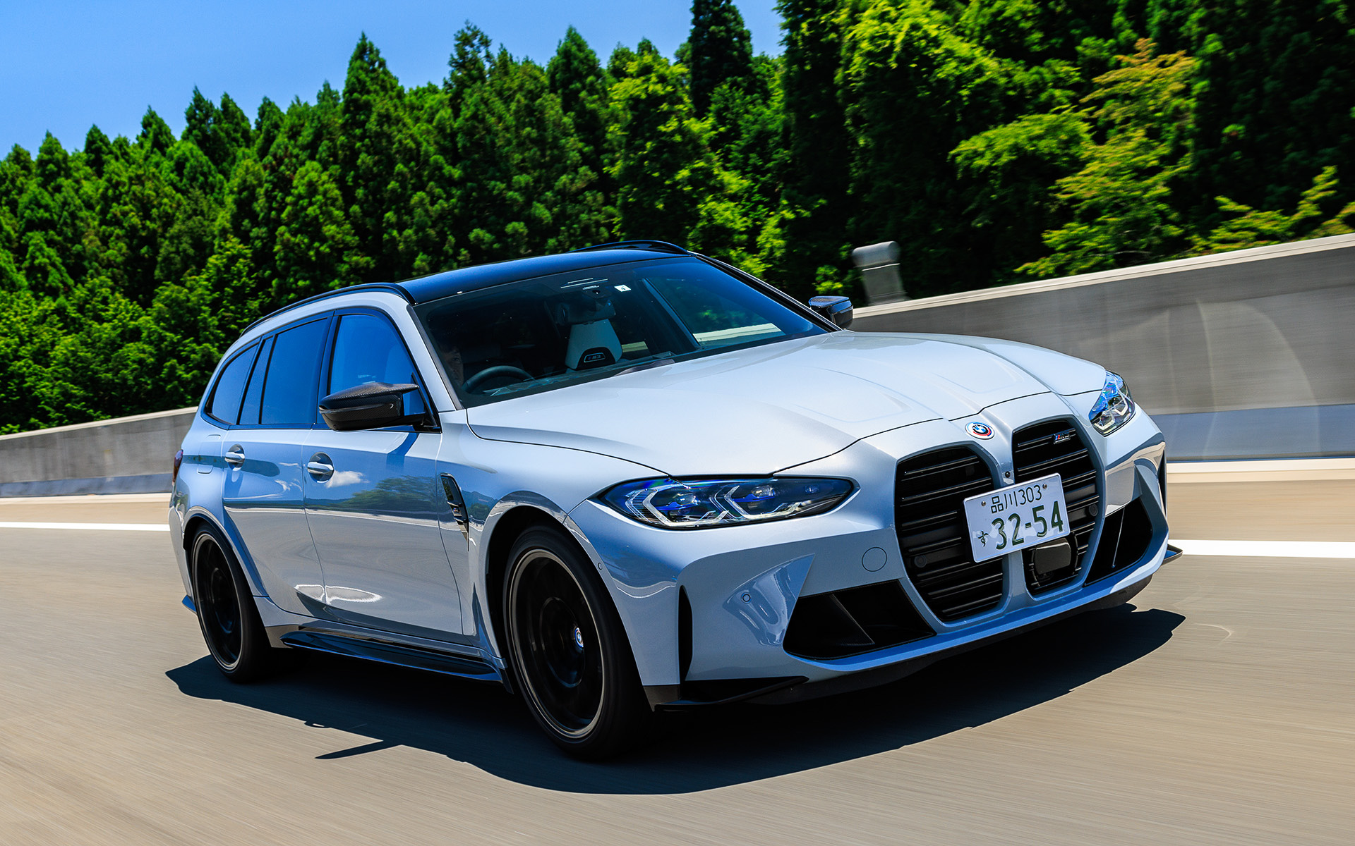 BMWの新型「M3ツーリング」試乗 浮世離れした高性能ワゴンを味わう