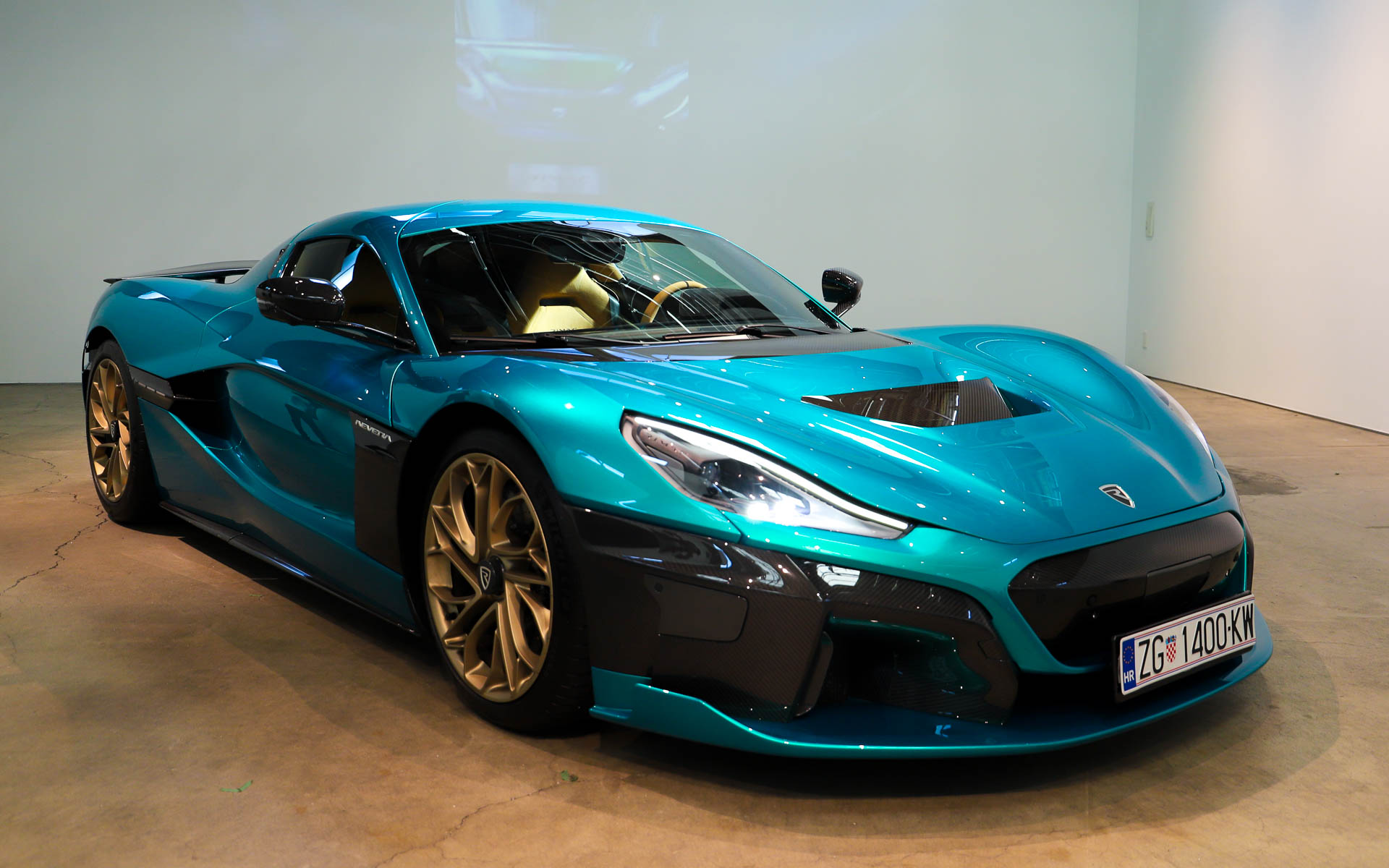 最高出力1914HP、最大トルク2360NmのハイパーEV「リマック ネヴェーラ