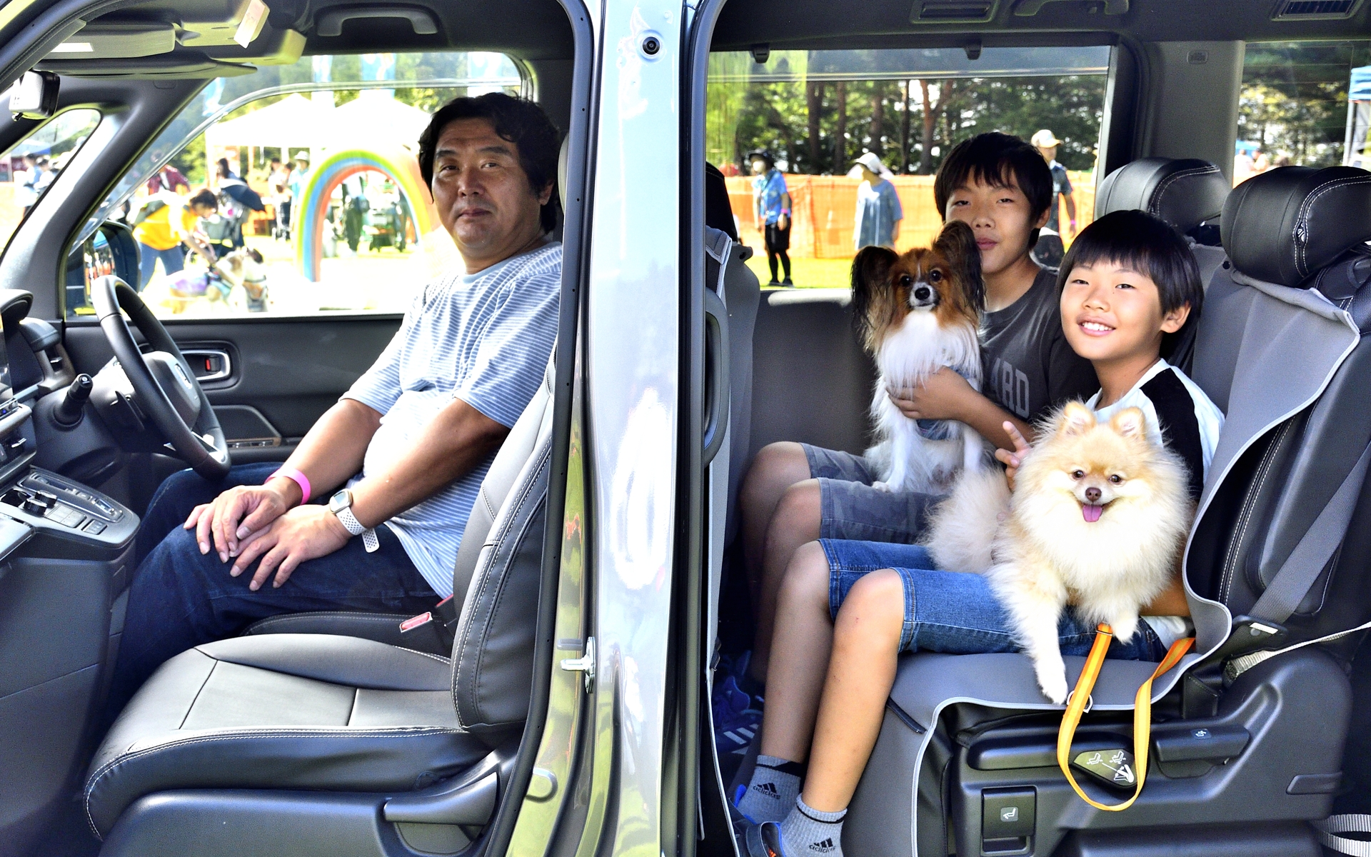 わんこ用ホンダ純正アクセサリー「Honda Dog」シリーズを愛犬家が本気でチェック!! 実際に触れて分かった推しアイテムは? Car  Watch[Sponsored]