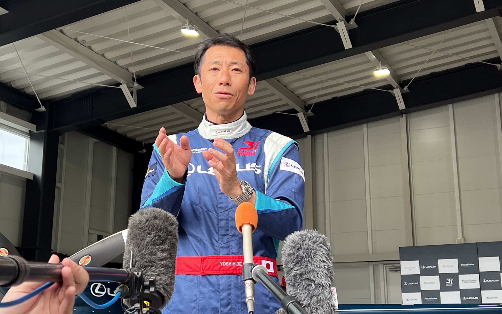 エアレースX予選、渋谷の決勝へ向け室屋義秀選手がレクサスとともに