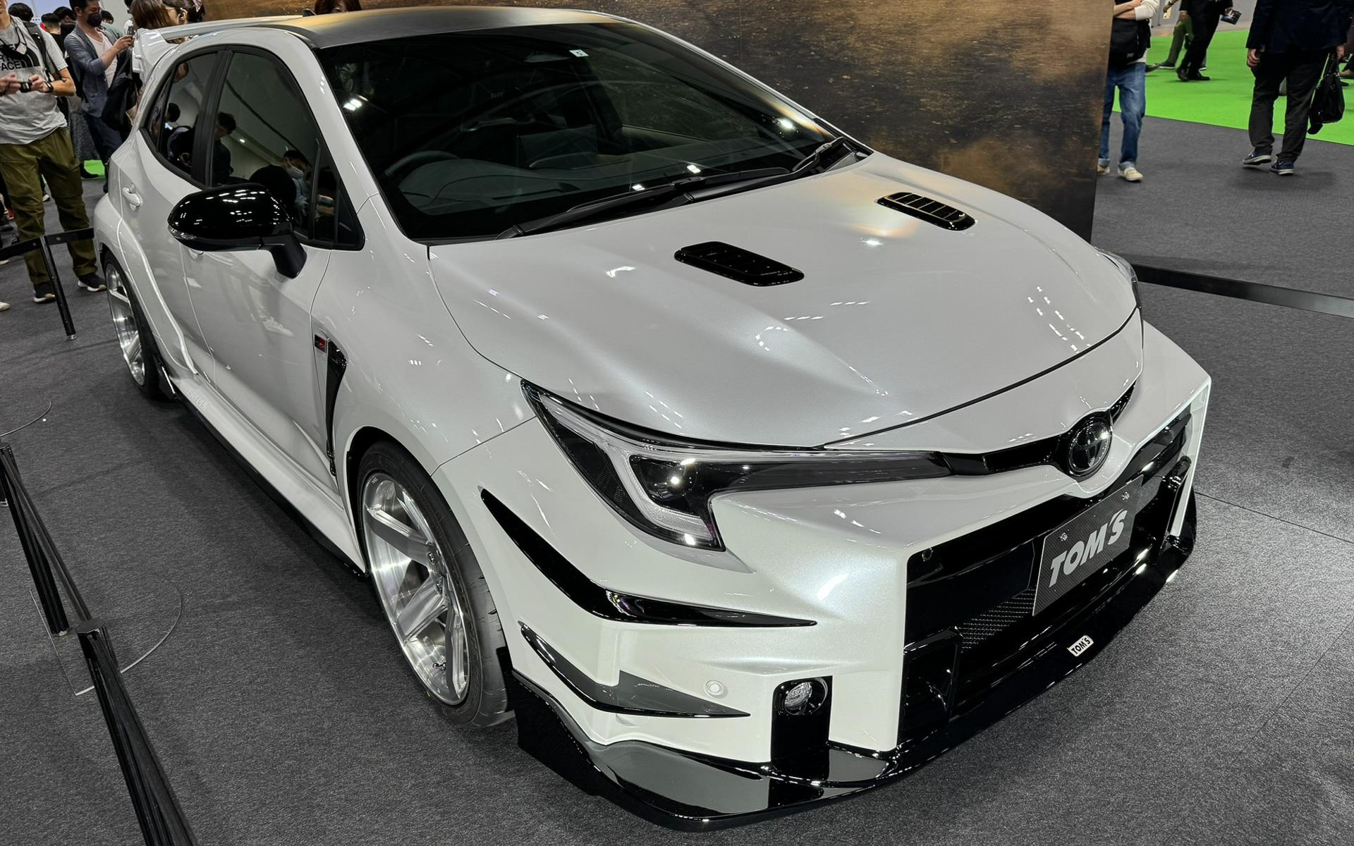 WRCドライバー 勝田貴元選手とコラボした「TOM'S GRカローラ Type TK