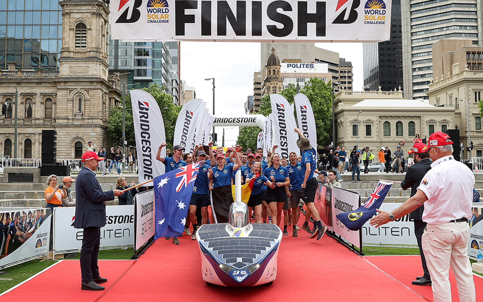 ソーラーカーの世界大会で、ブリヂストンの「エンライトン」技術搭載