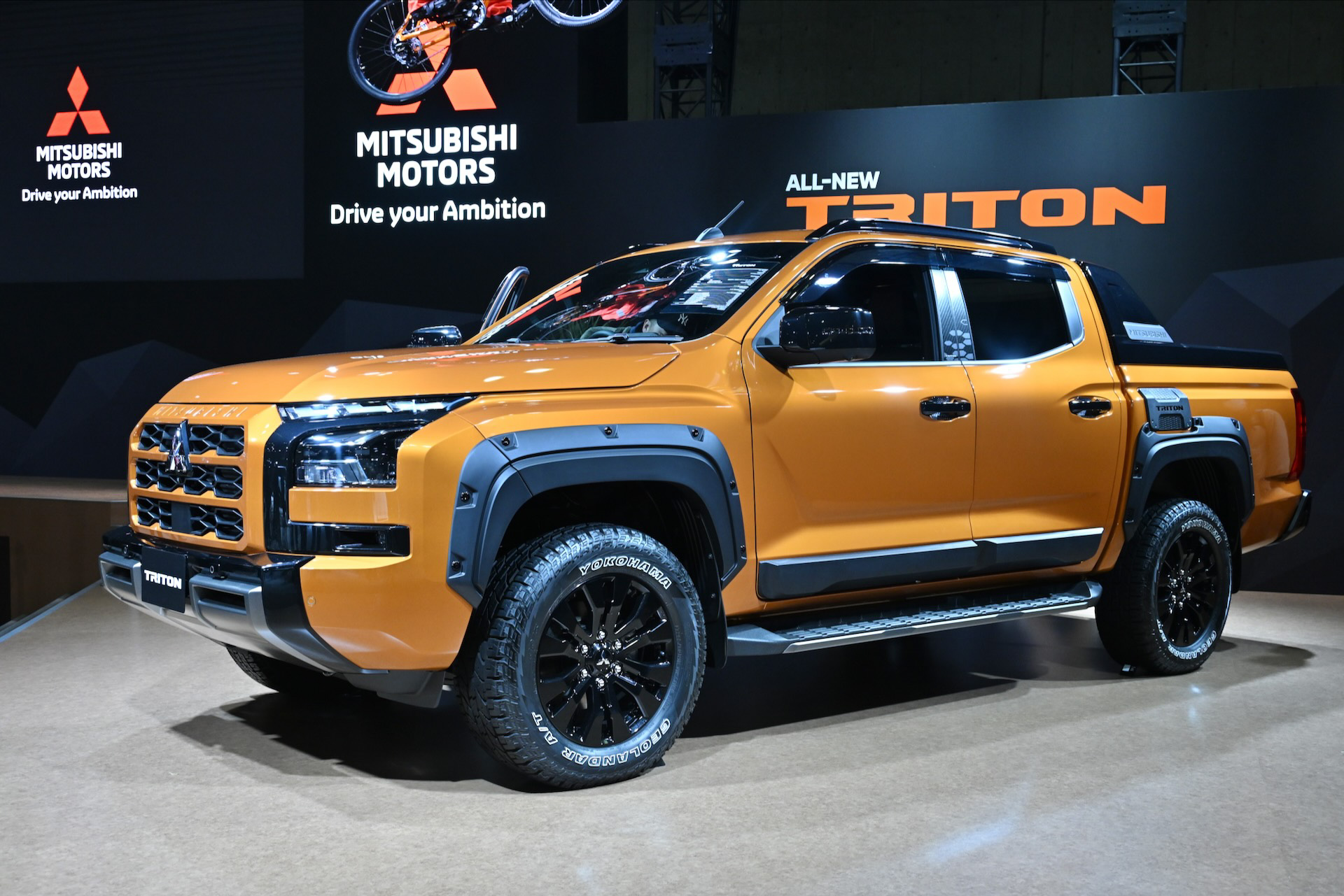 三菱自動車ブースは新型「トライトン」「デリカD：5」「デリカミニ