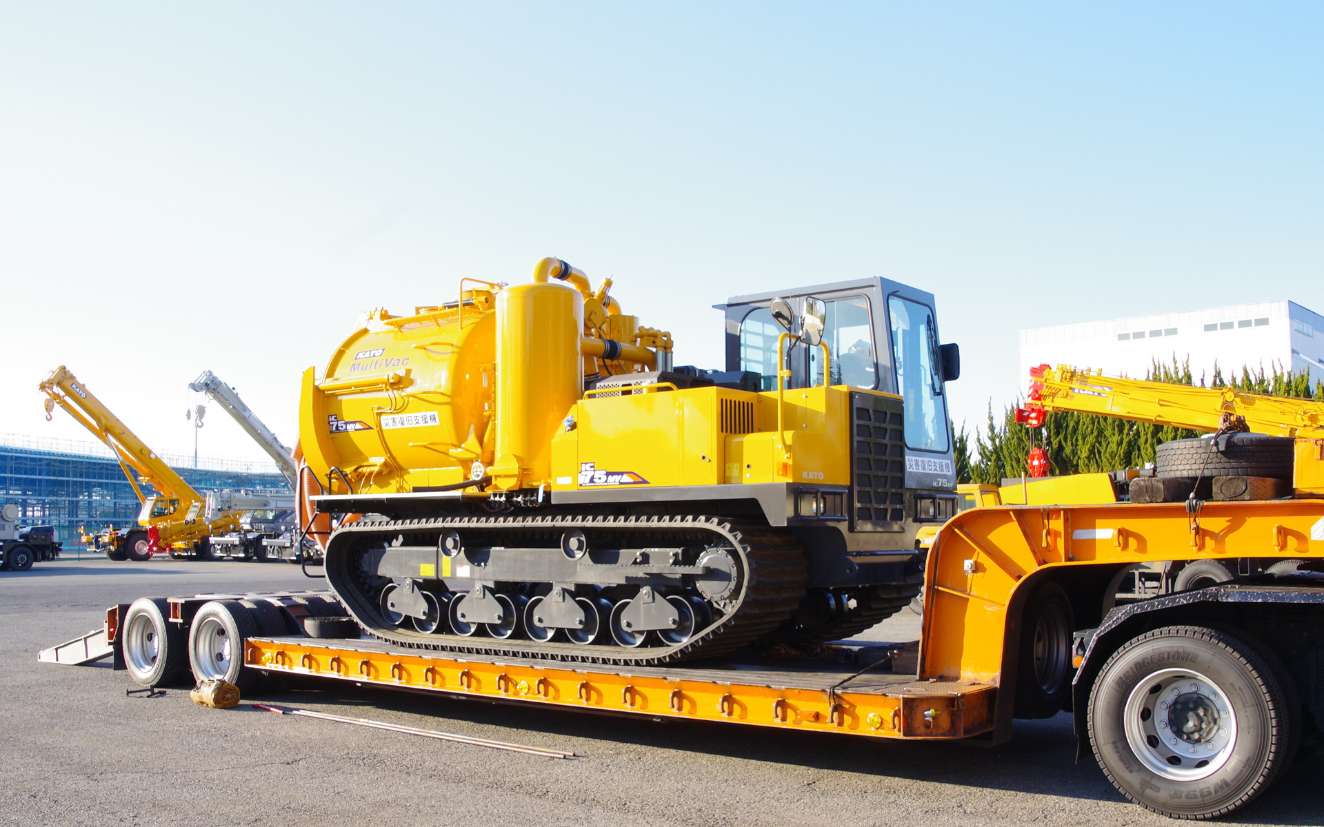 加藤製作所、災害復旧活動用に不整地万能吸引車「IC75MV」無償派遣を