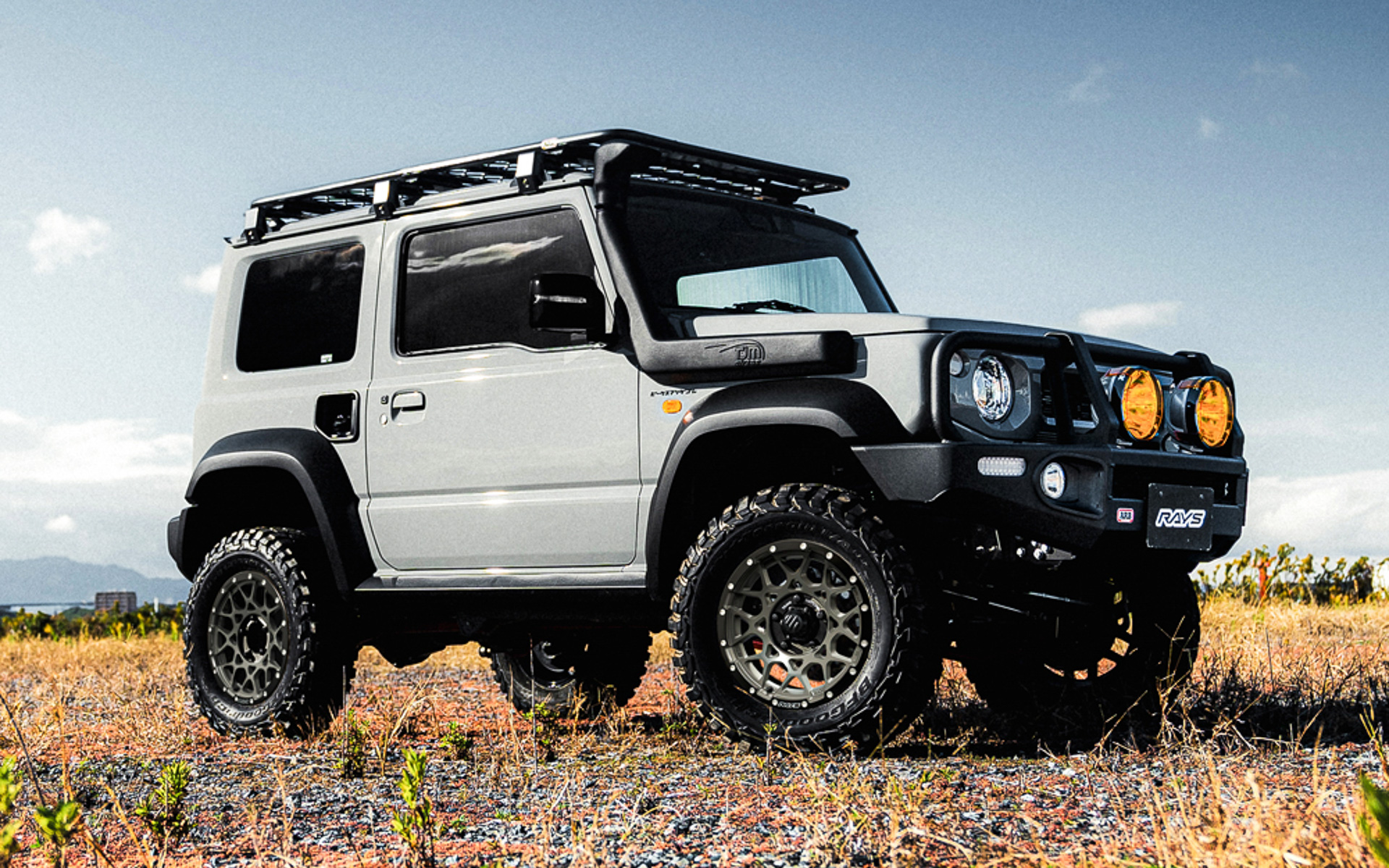 レイズ、4WD＆SUV向けブランドTEAM DAYTONAの新作「M8 E-pro Coat