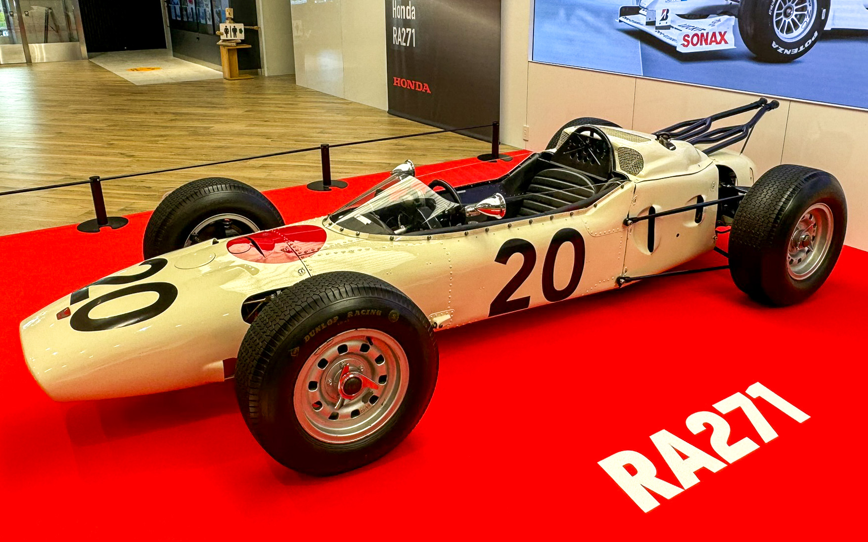 ホンダF1参戦60周年、初参戦マシン「RA271」をホンダウエルカムプラザ青山に展示中 - Car Watch