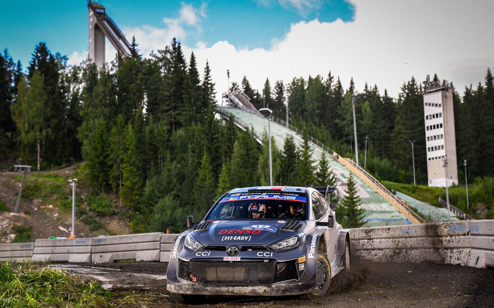 チェルラーブリリオ　2つ WRC第9戦ラリー・フィンランド、トヨタ17号車セバスチャン・オジエ選手