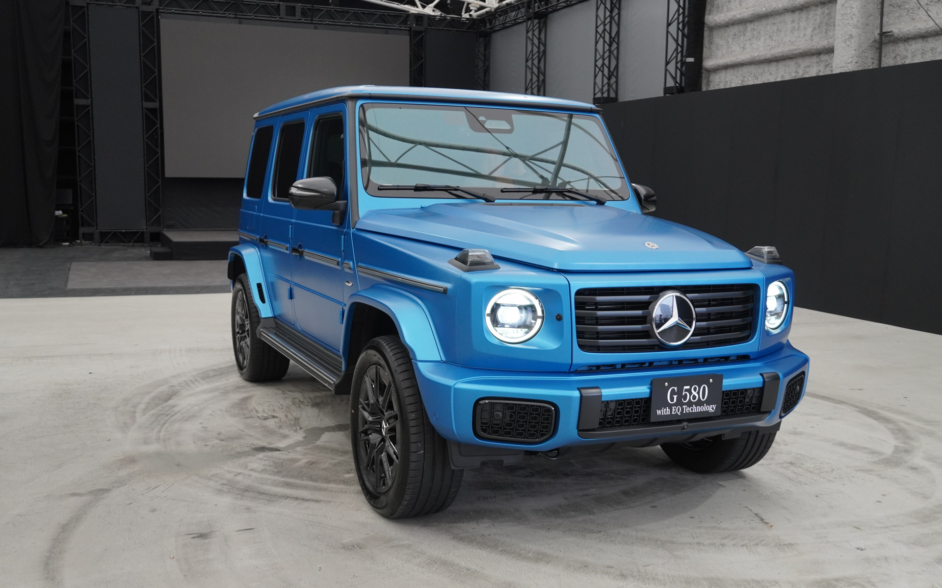 メルセデス・ベンツ「G 580」のその場で回転する「Gターン」機能など