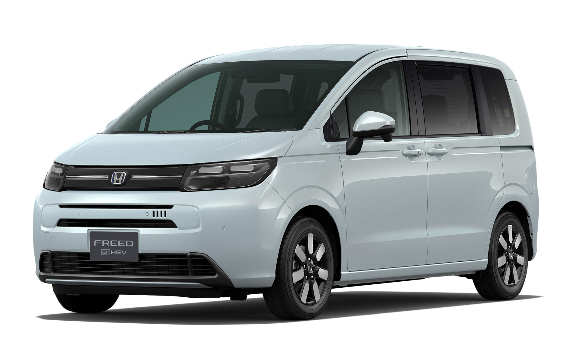 ホンダ、「フリードe:HEV」一部改良 耐久性1.5倍の新クリア外装塗料