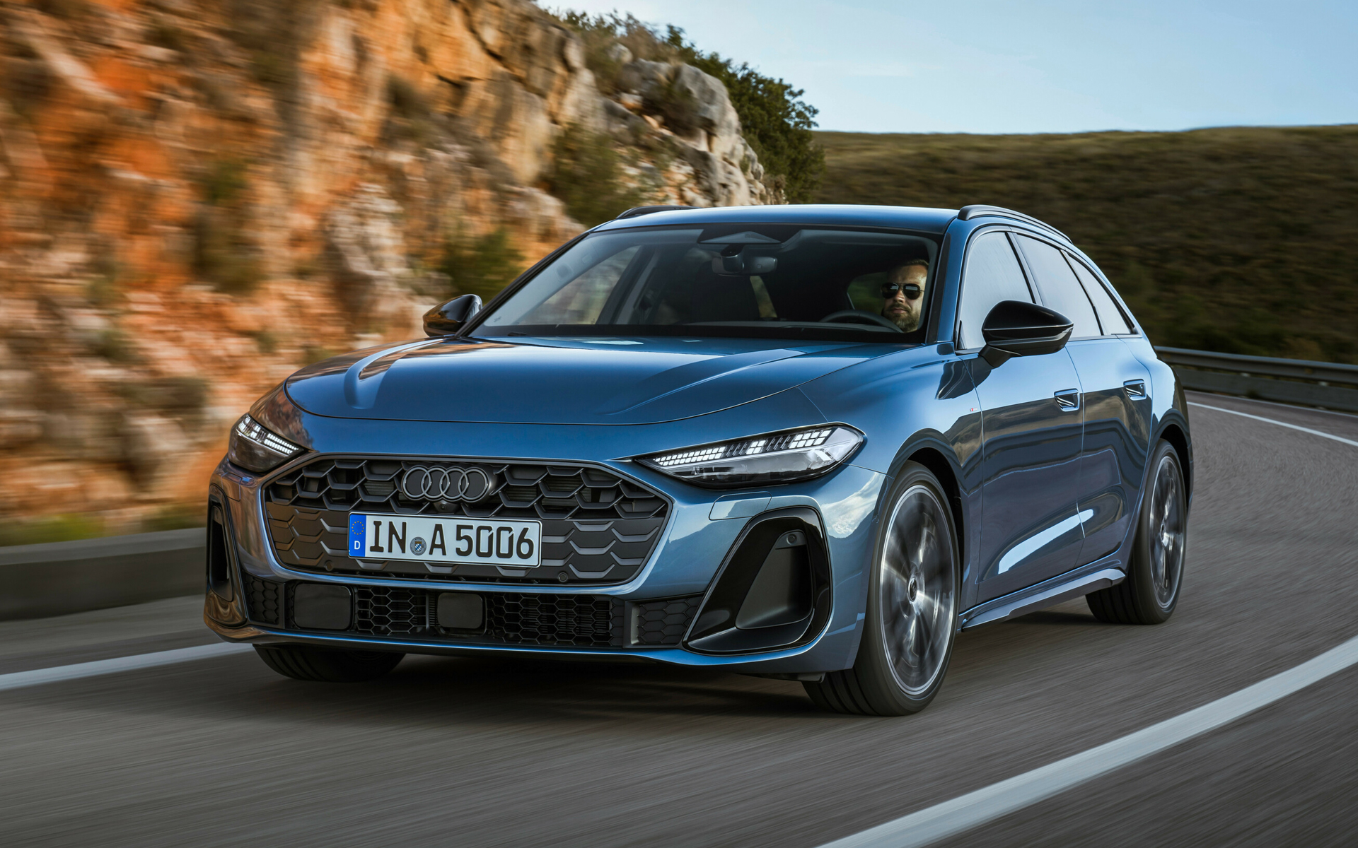 アウディ、新型「A5アバントTFSIクアトロSライン」をAudi City 銀座で