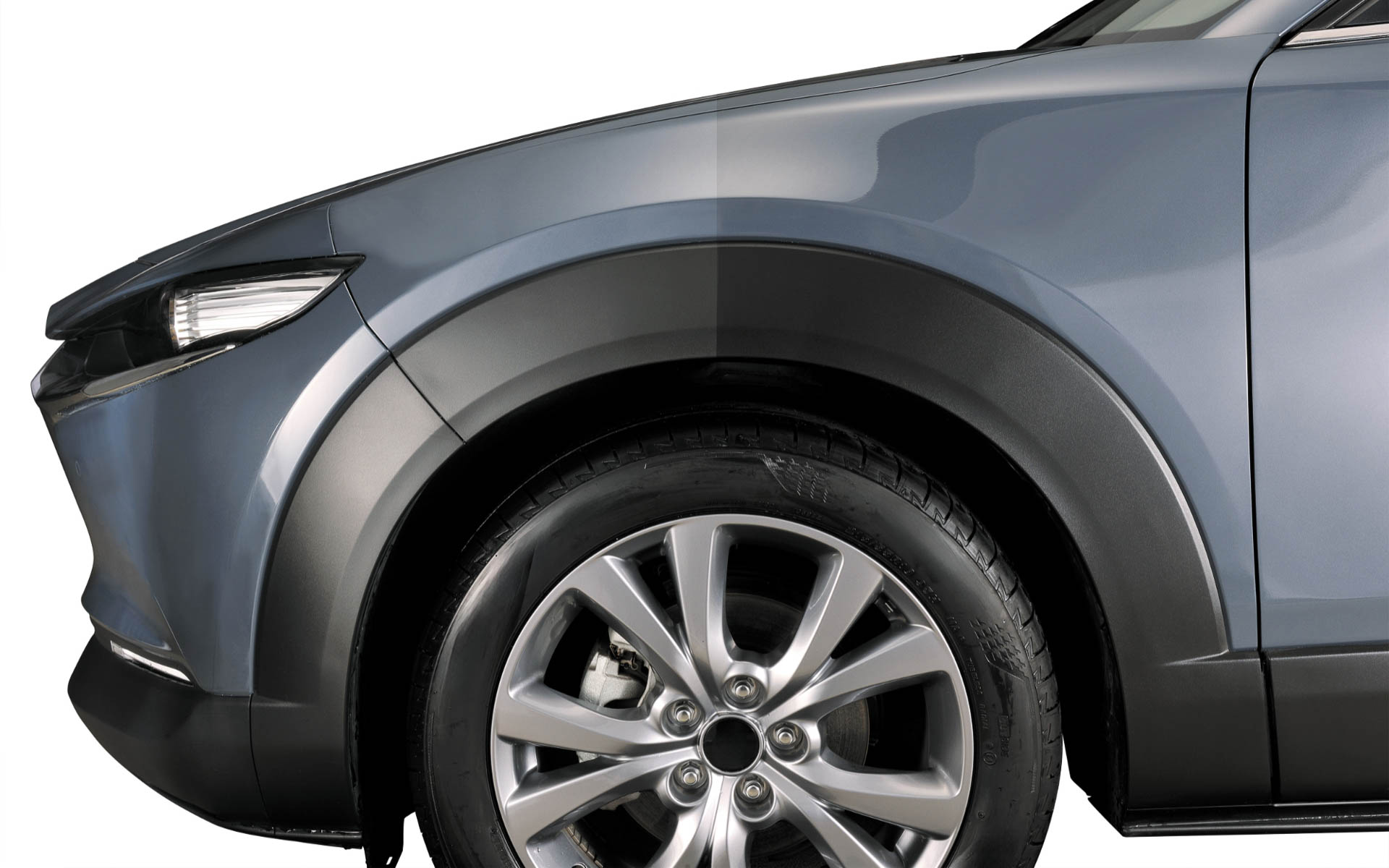 カーメイト、ボディと樹脂パーツを同時施工できるつや出し＆撥水