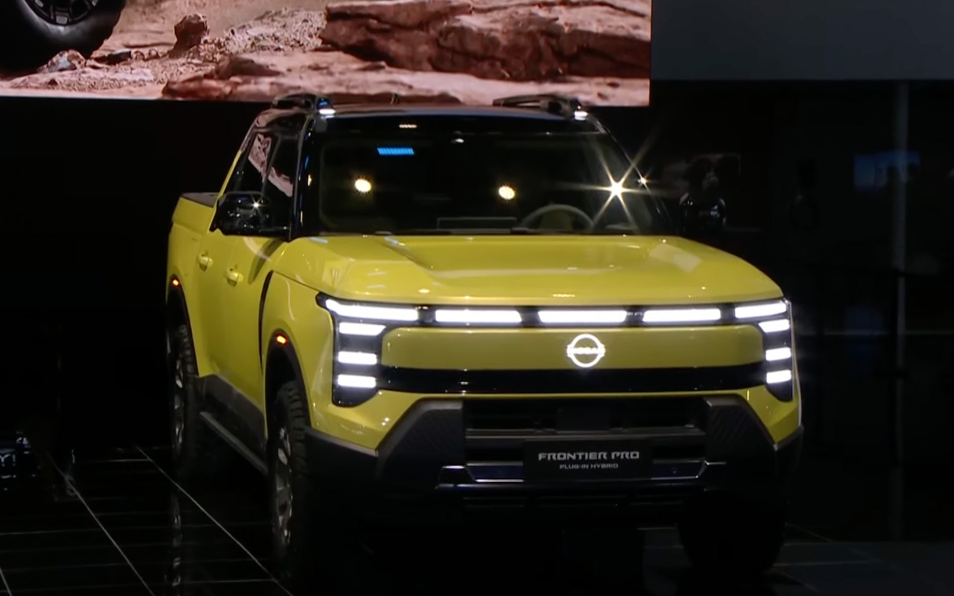 日産、ピックアップトラックの新型PHEV「フロンティア プロ」を上海