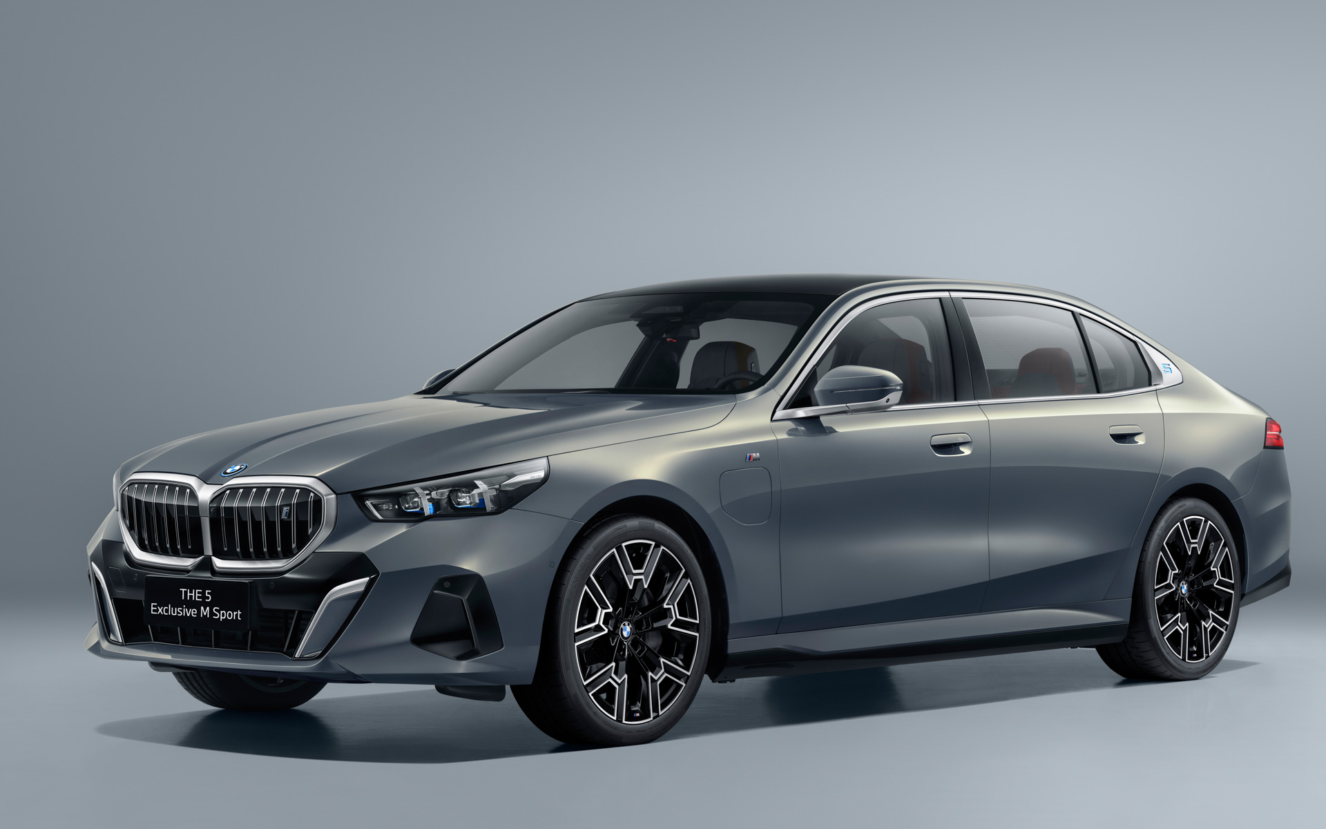 貴重！BMW 5Series 公式ライセンス商品 貴重！BMW 5Series 公式ライセンス商品 BMW 5シリーズの特徴と