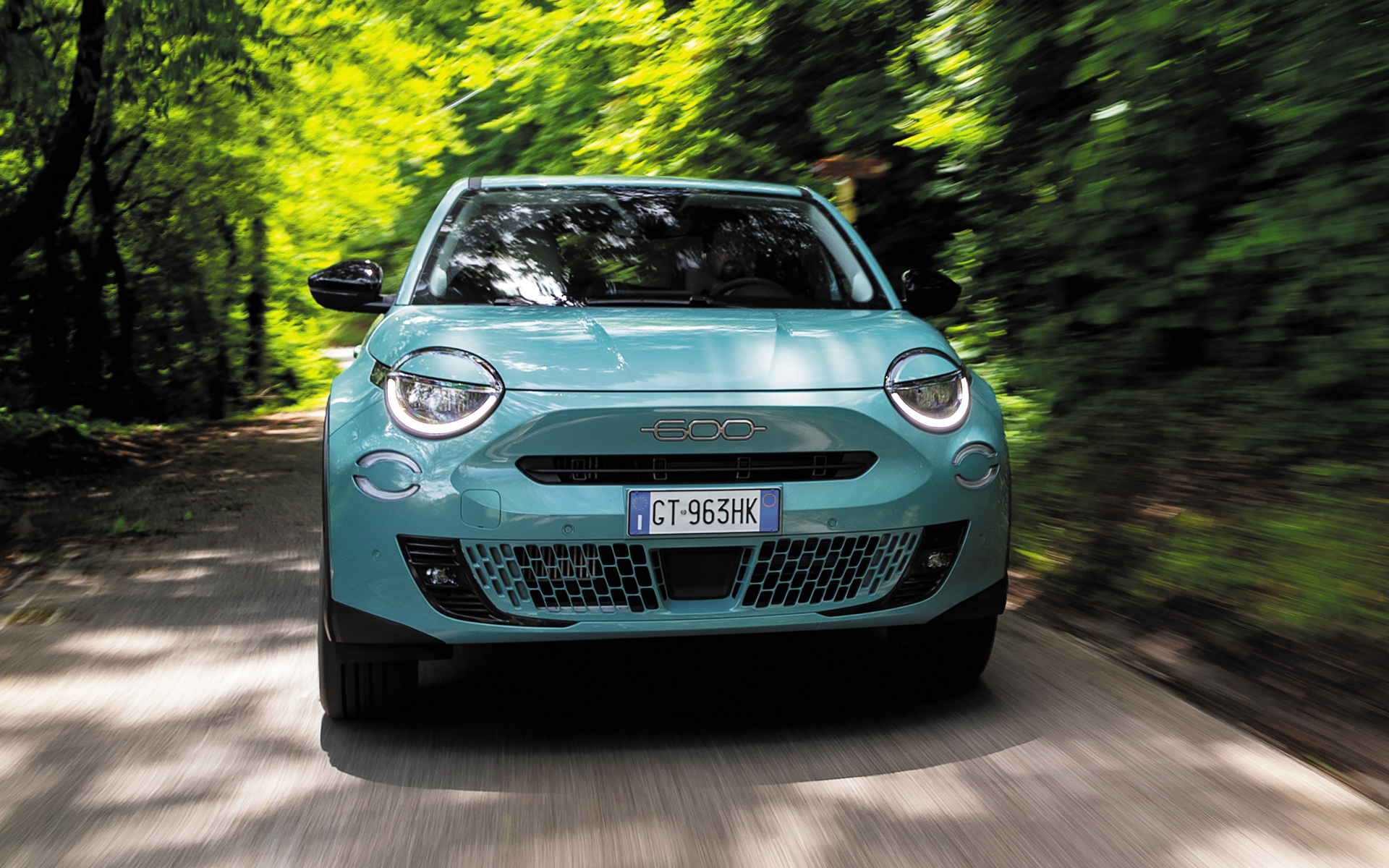 フィアット、初のハイブリッドモデル「600 Hybrid」 20万円お得な