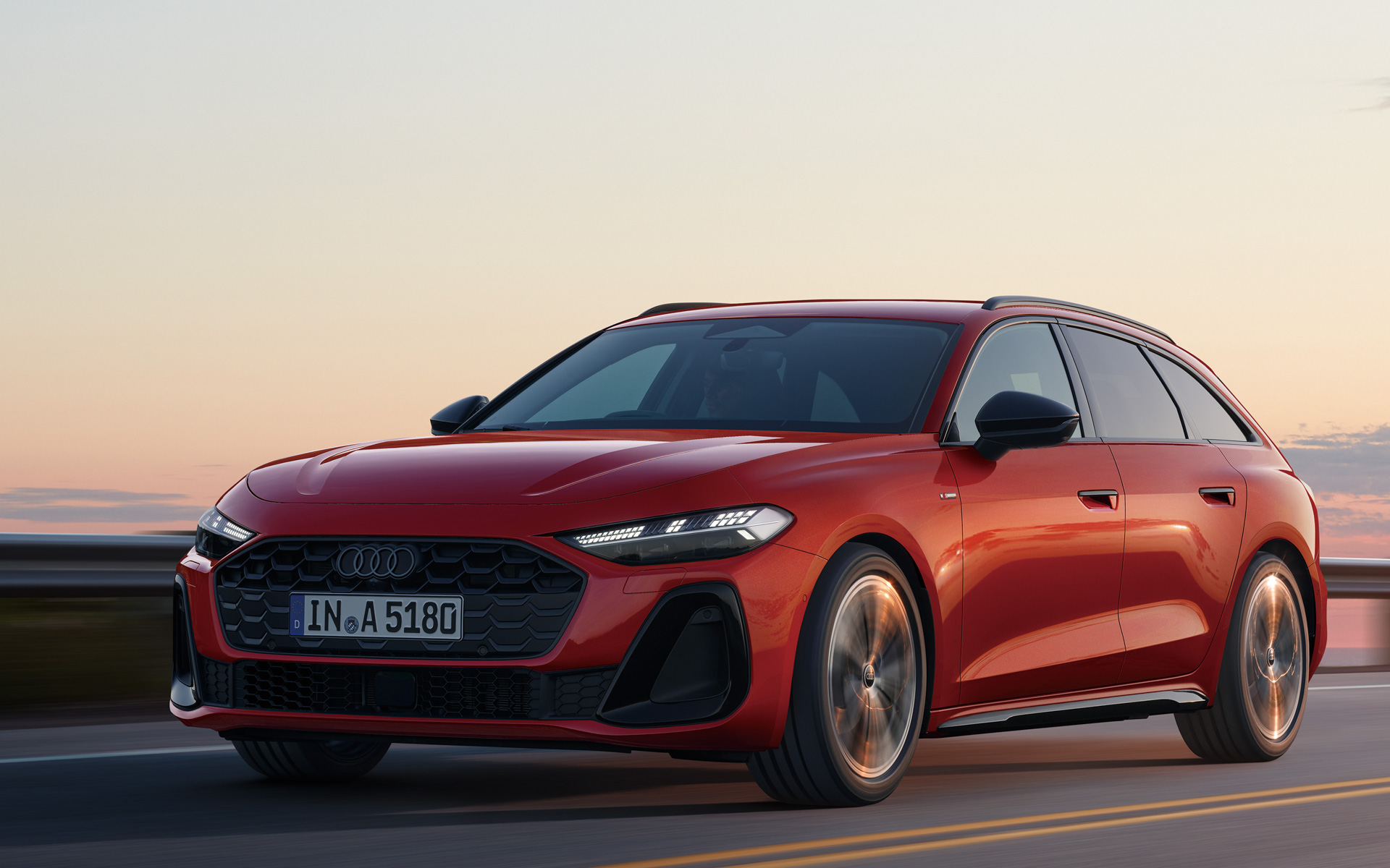 h*i様 [日本未売品・希少輸入品] 1/18 アウディA5 最新型 ディーラー 03.jpg