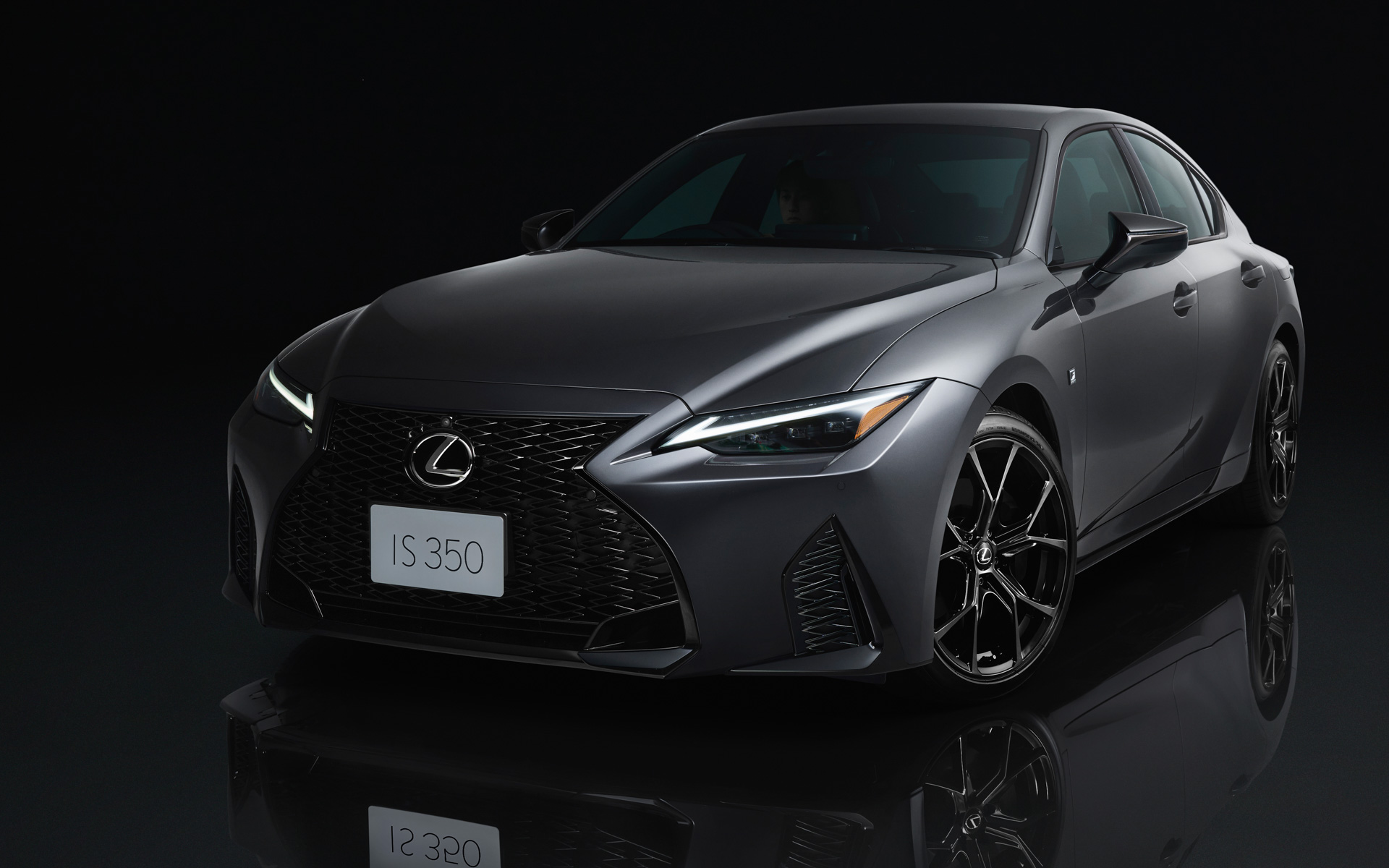 レクサス、「IS350」「IS300h」4WDモデルを一部改良 特別仕様車 