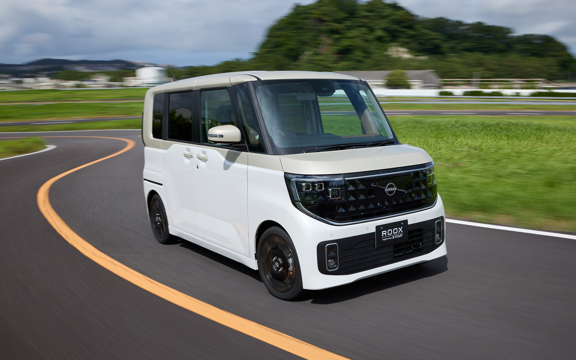 日産 デイズルークス デイズルークス（日産）ハイウェイスター ターボ